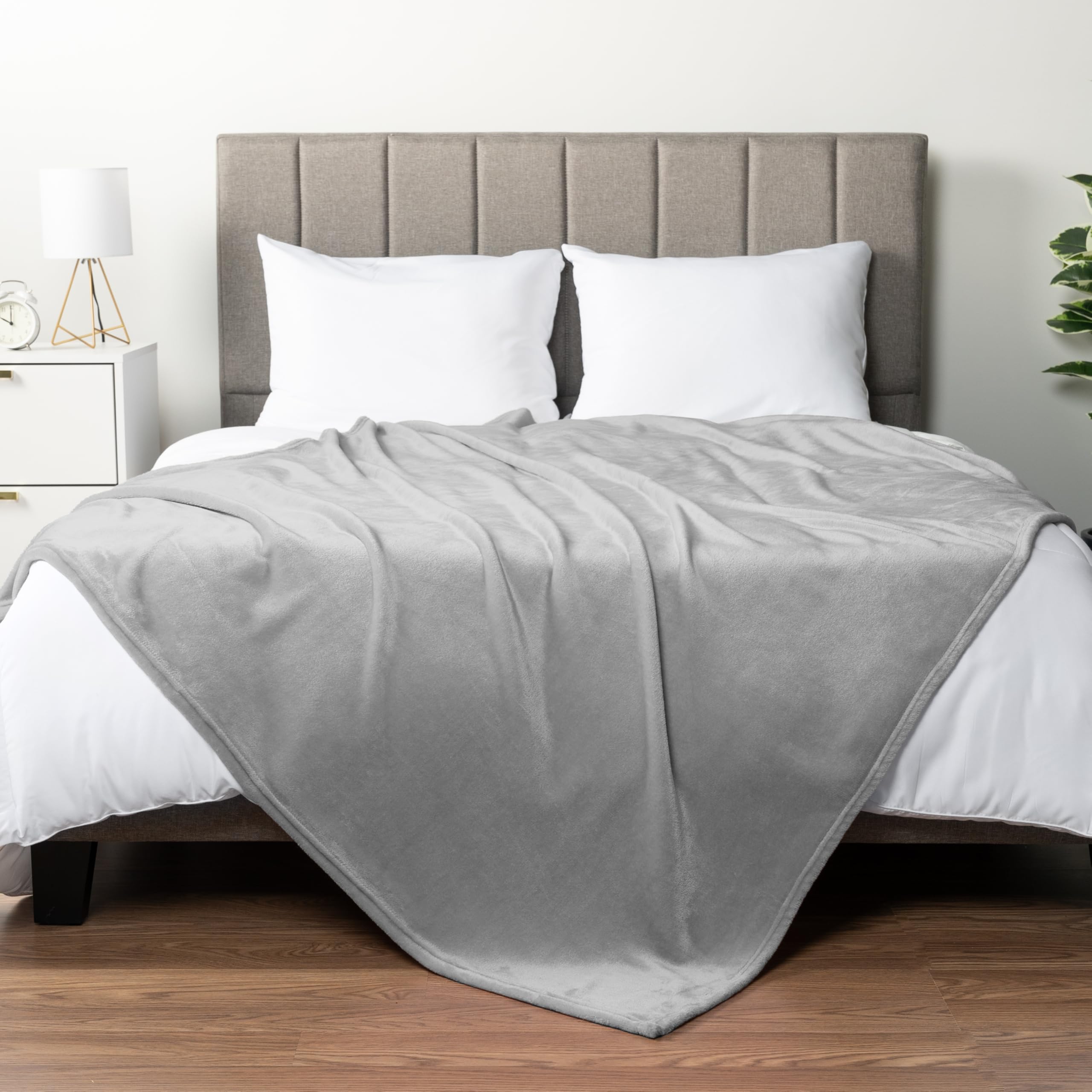 PAVILIA Light Grey Fleece Queen Size Blanket - Ultra Soft Fuzzy Flannel Throw for Couch & Sofa | Luxury Plush Microfiber Bed Blanket (90x90 Inches) - Perfect for Cozy Home Decor, Winter Warmth & Gift Giving