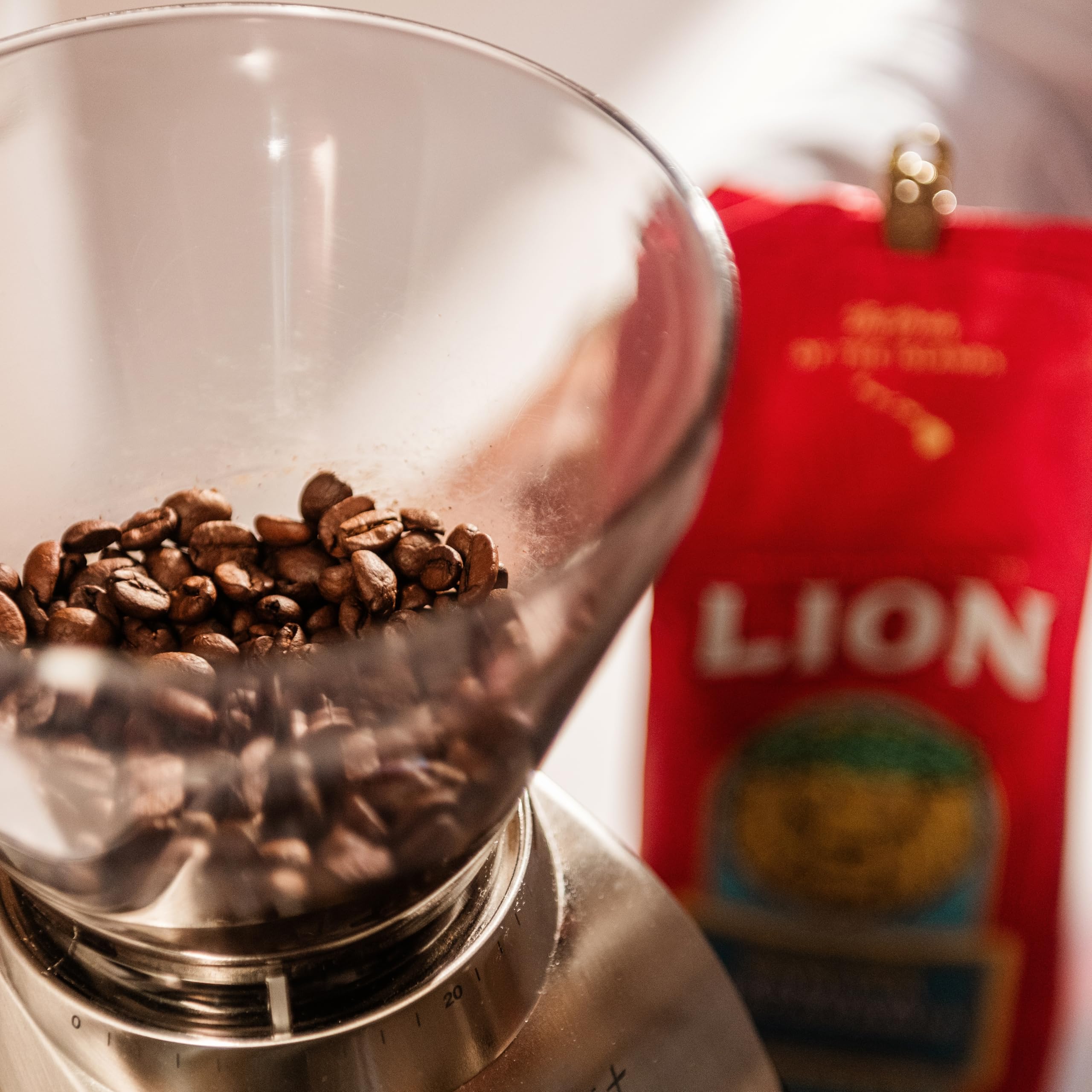 Premium Arabica Light Roast Whole Bean Coffee - Lion Coffee Vanilla Macadamia Flavor, 10oz Bag | Hawaiian-Inspired Gourmet Coffee for Home Brewing, Office Use & Gifts