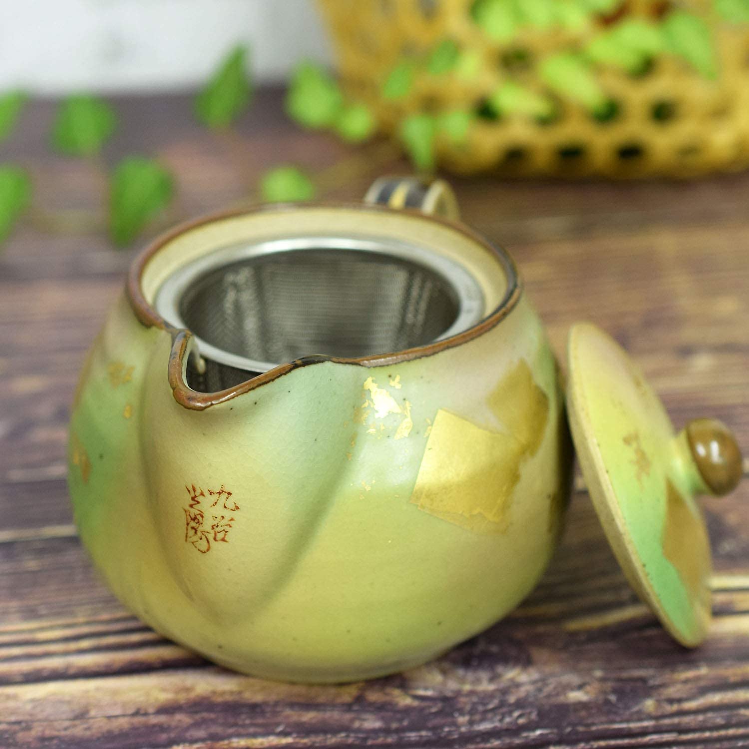 Premium Japanese Yaki Teapot with Gold Leaf Design & Built-in Tea Strainer - Authentic Ceramic Teapot for Loose Leaf Tea, Matcha, or Herbal Tea - Perfect for Home, Office, or Tea Ceremonies