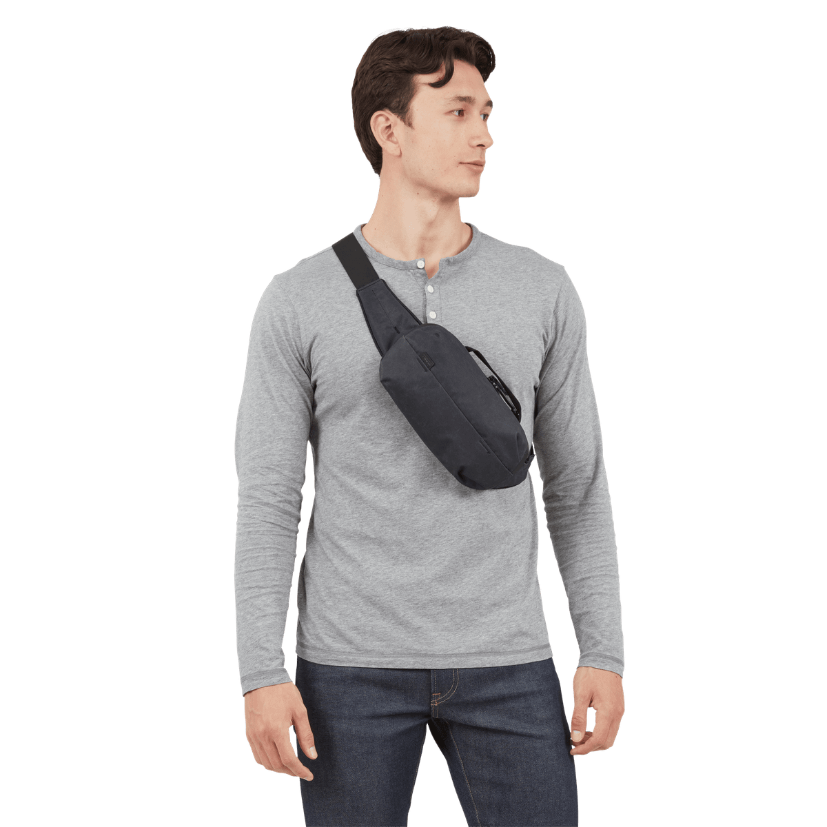Thule Aion Sling Bag - Lightweight Crossbody Shoulder Bag for Men & Women, Water-Resistant Travel & Everyday Carry (Perfect for Hiking, Commuting & Urban Adventures)