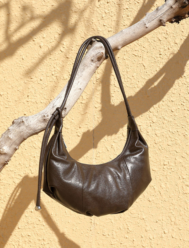 Stylish Women's Curved Shoulder Bag - Fashionable Crossbody Purse for Daily Use, Work & Travel | Trendy Handbag for Outfits & Accessories