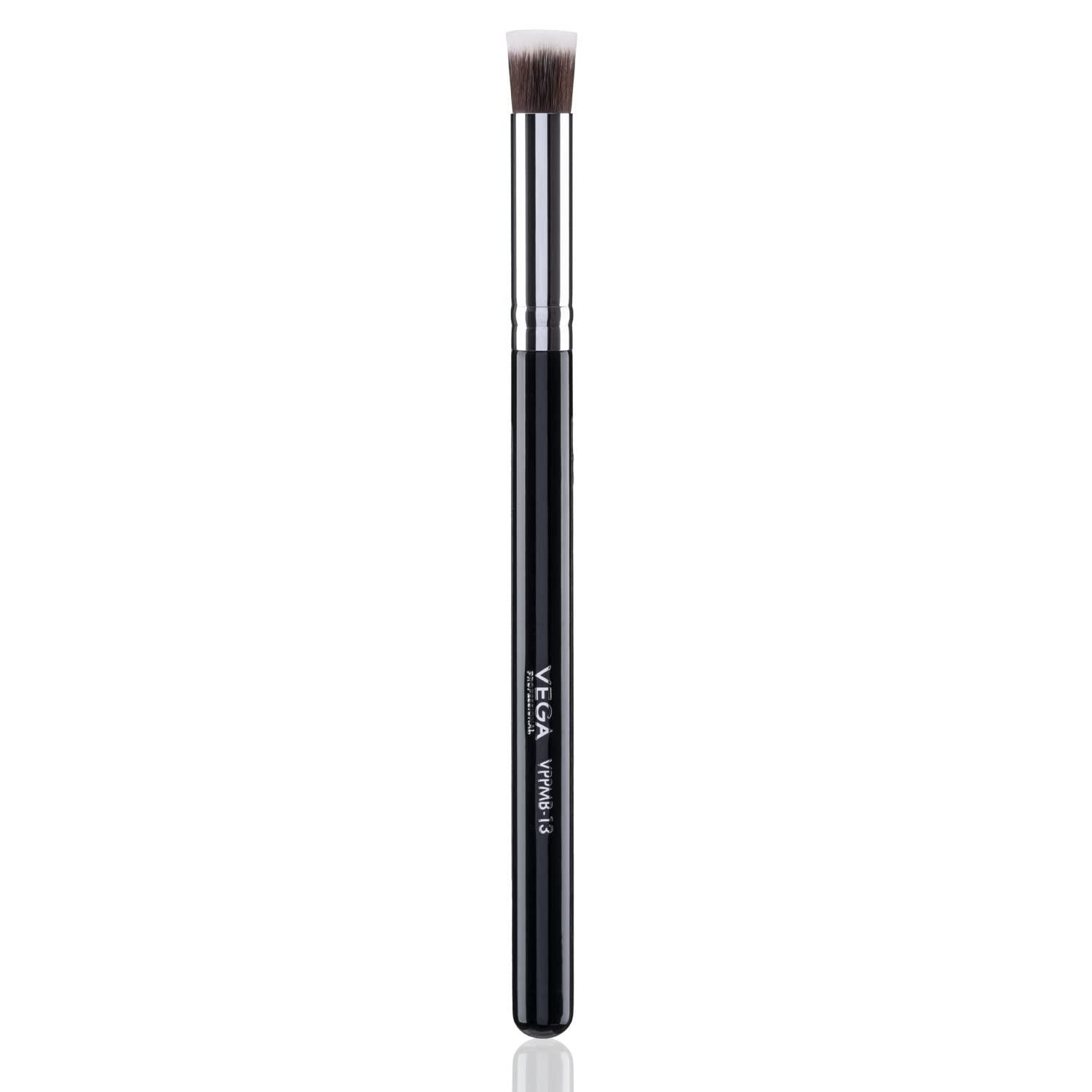 VEGA PROFESSIONAL Precise Flat Kabuki Brush - Soft Synthetic Bristles with Copper Ferrule & Wooden Handle (VPPMB-13) - Perfect for Liquid Foundation, Mineral Makeup & Contouring Application