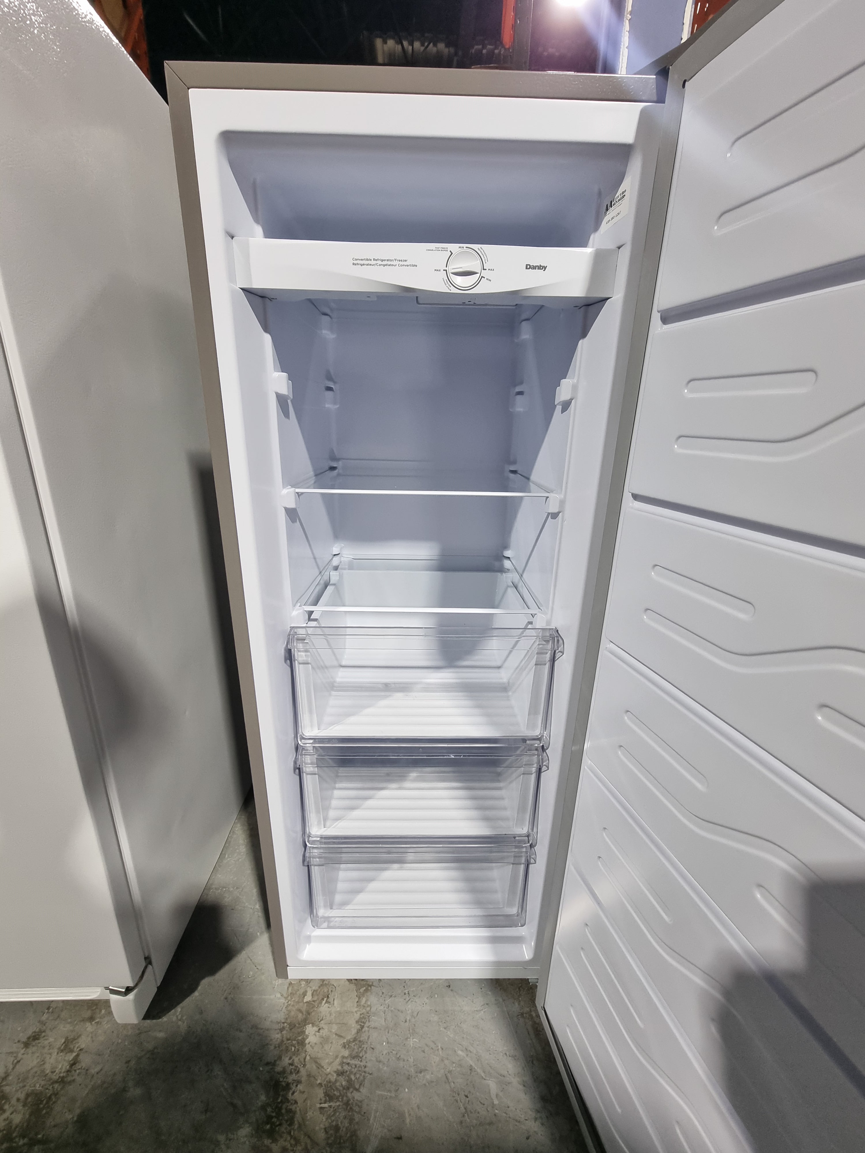 22 Inch Stainless Steel Freezer | DUFM068A1SCDB – Perfect for Home, Restaurant & Commercial Kitchen Use