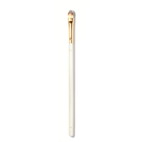 Professional Concealer Brush 18 - Soft Synthetic Bristles for Flawless Makeup Application - Perfect for Under Eye, Blemishes & Contouring - Ideal for Daily Makeup & Professional Makeup Artists