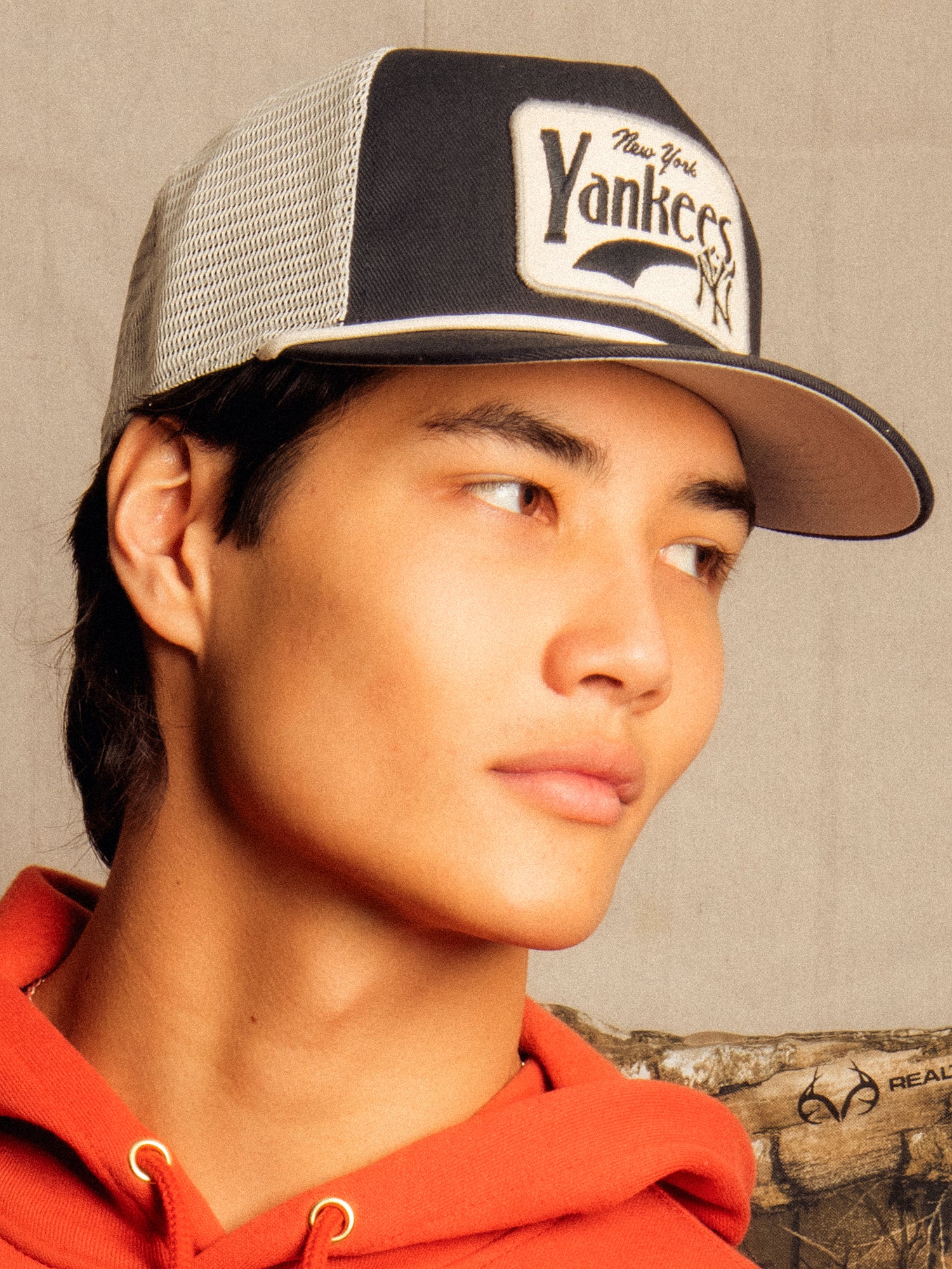 New York Yankees Embroidered Emmet Hitch Trucker Hat - Adjustable Snapback Cap for Baseball Fans & Outdoor Activities
