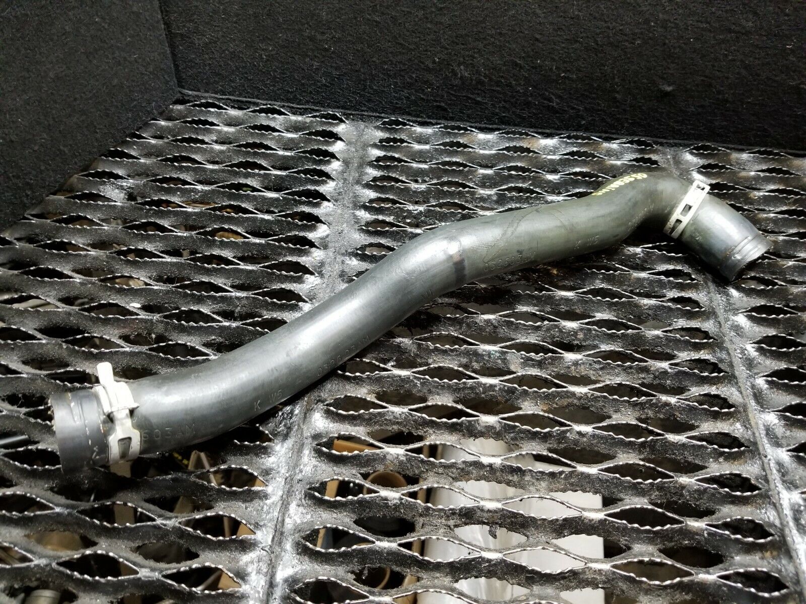 04 05 06 Chrysler Sebring Convertible 2.7L Radiator Hose Pipe OEM Replacement - Perfect for Cooling System Repair & Maintenance