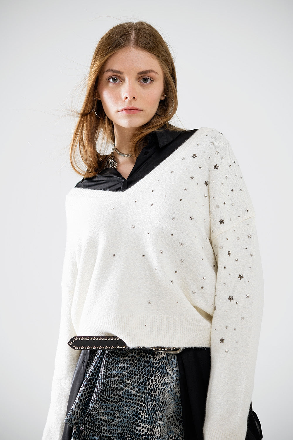 V-Neck Pullover with Metallic Star Embroidery - Stylish Women's Knit Sweater for Casual Wear & Holiday Outfits