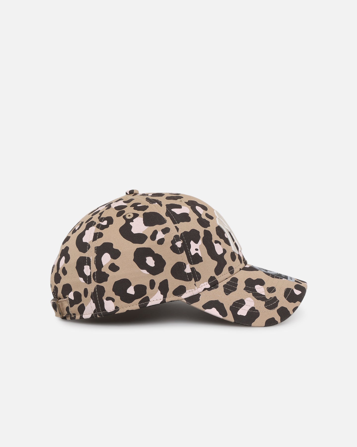 47 Brand New York Yankees 'Bagheera' 47 Clean Up Strapback Khaki Adjustable Baseball Cap - Perfect for Baseball Games, Outdoor Activities & Streetwear Fashion