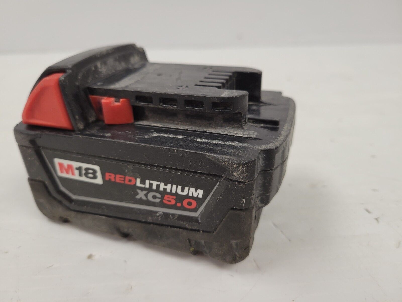 Milwaukee 48-11-1850 M18 18V 5.0Ah Lithium-Ion Battery - Power Tools Replacement Battery for Drills, Saws & Outdoor Equipment - Perfect for Construction, DIY Projects & Professional Use