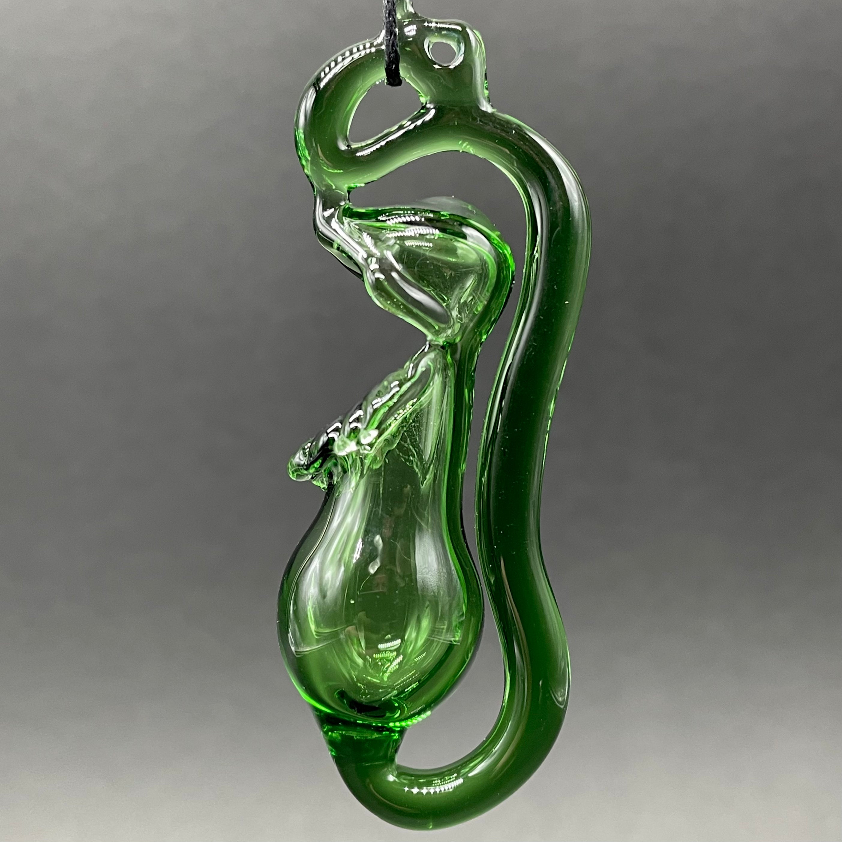Exquisite Pitcher Plant Pendant - Unique Carnivorous Plant Jewelry for Nature Lovers | Perfect for Botanical Enthusiasts & Outdoor Adventures