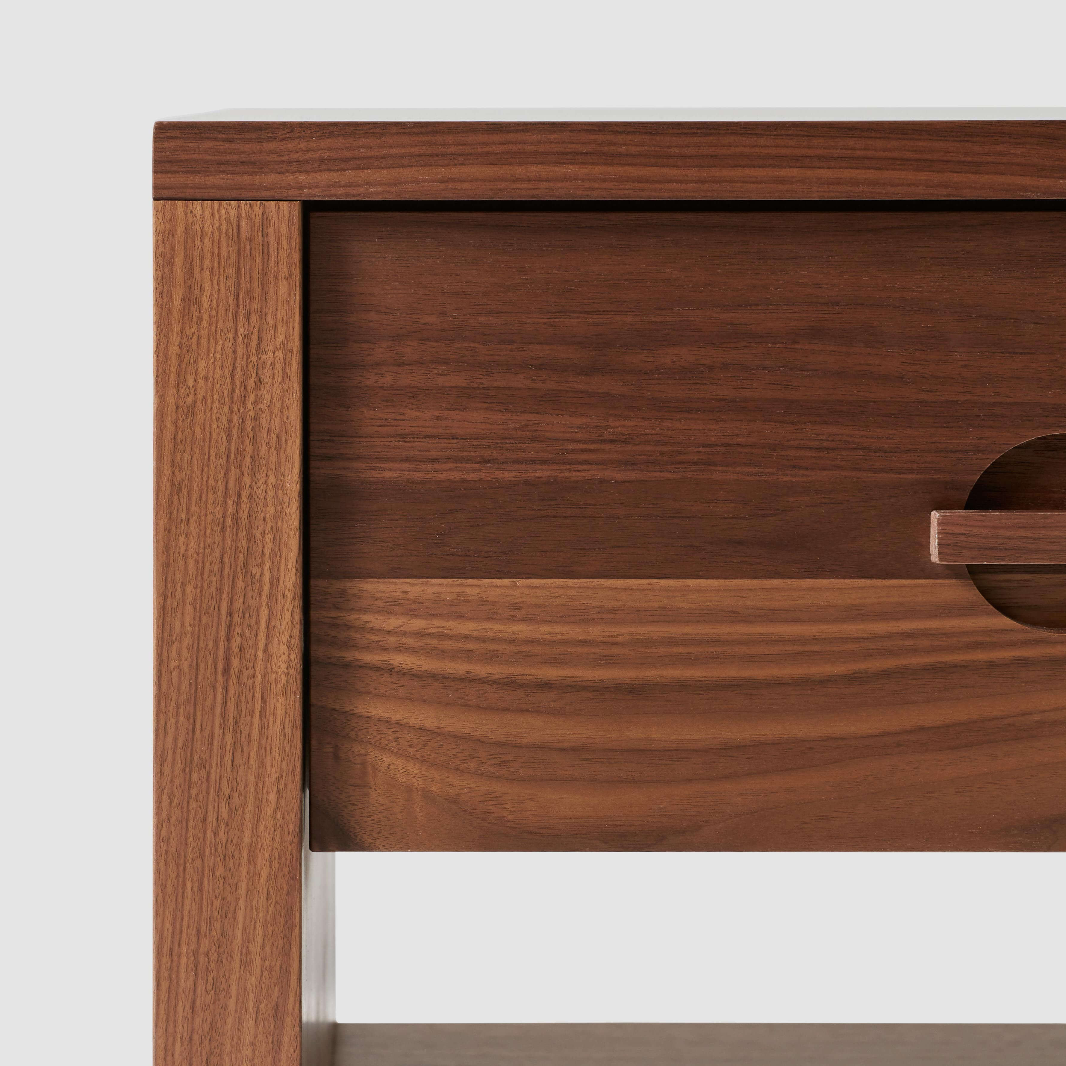 Stylish Avon Nightstand with Drawer - Modern Bedside Table for Bedroom, Living Room, or Office - Perfect for Storage and Decor