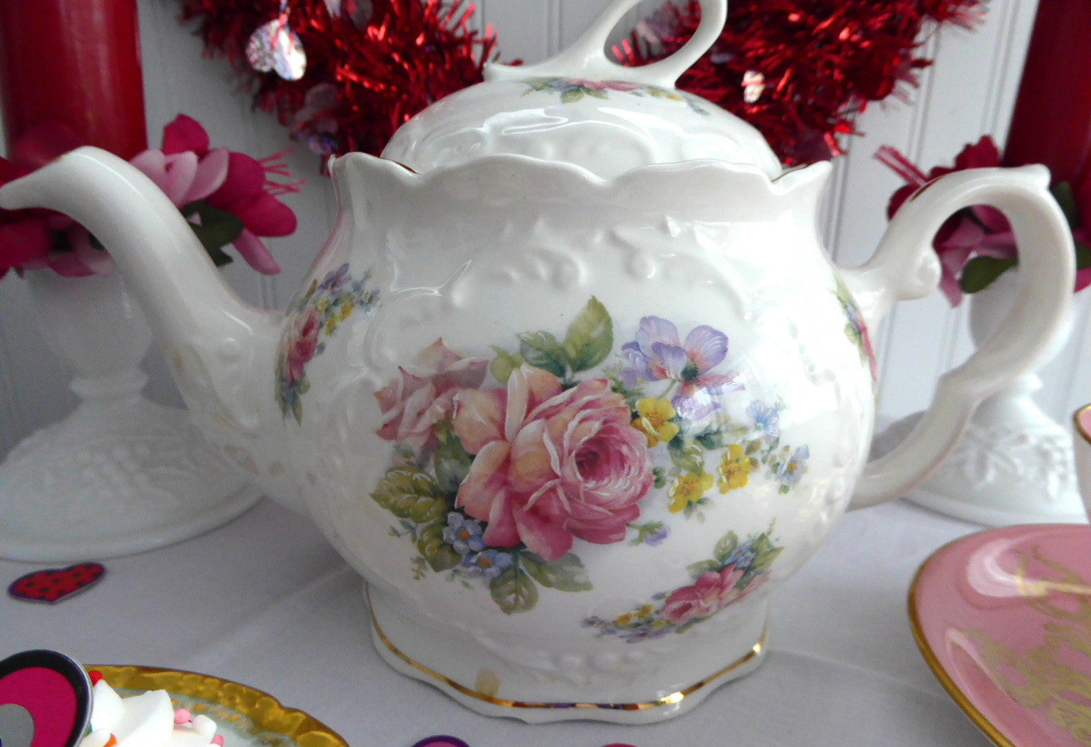 Large English Bone China Teapot - Olympian Rose Royal Patrician Design (8 Cups Capacity) | Elegant Floral Tea Set for Afternoon Tea & Home Decor