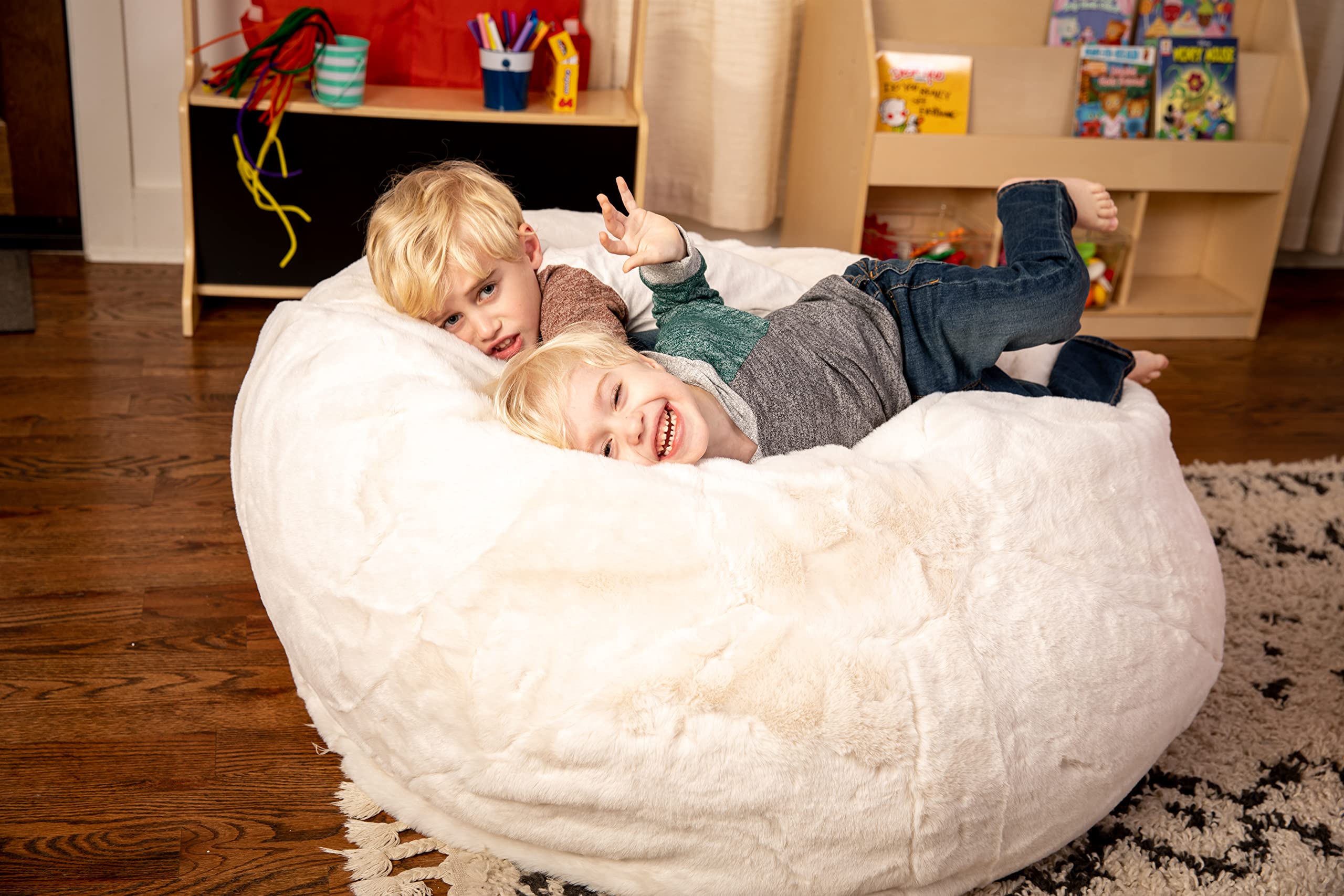 EMMA + OLIVER Oversized White Furry Bean Bag Chair - Large Comfy Floor Lounger for Kids, Teens & Adults - Perfect for Bedroom, Game Room, Dorm & Living Room Relaxation