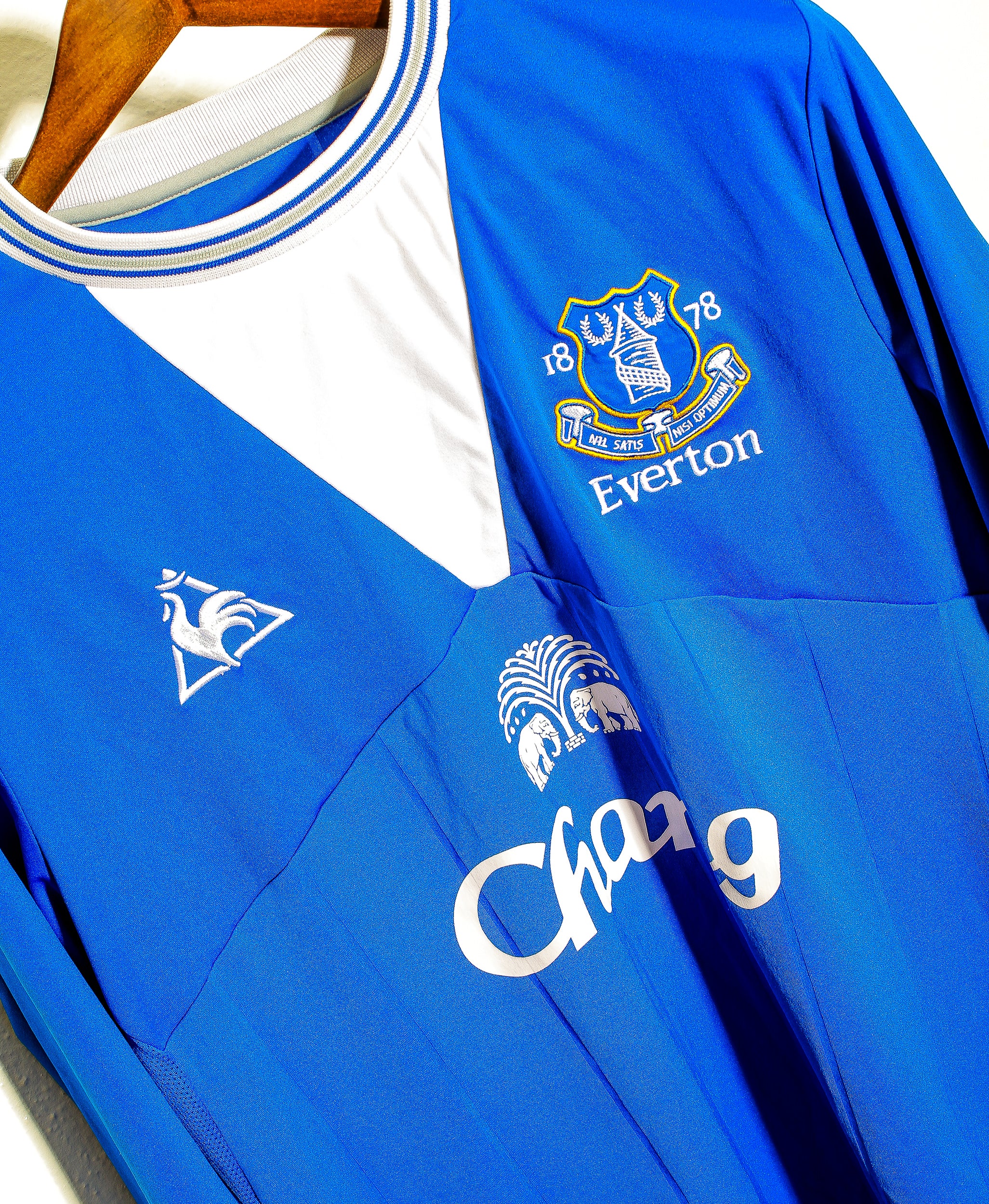2009 Everton Home Long Sleeve Football Jersey (Size L) - Authentic Soccer Shirt for Fans & Collectors - Perfect for Matchdays & Casual Wear