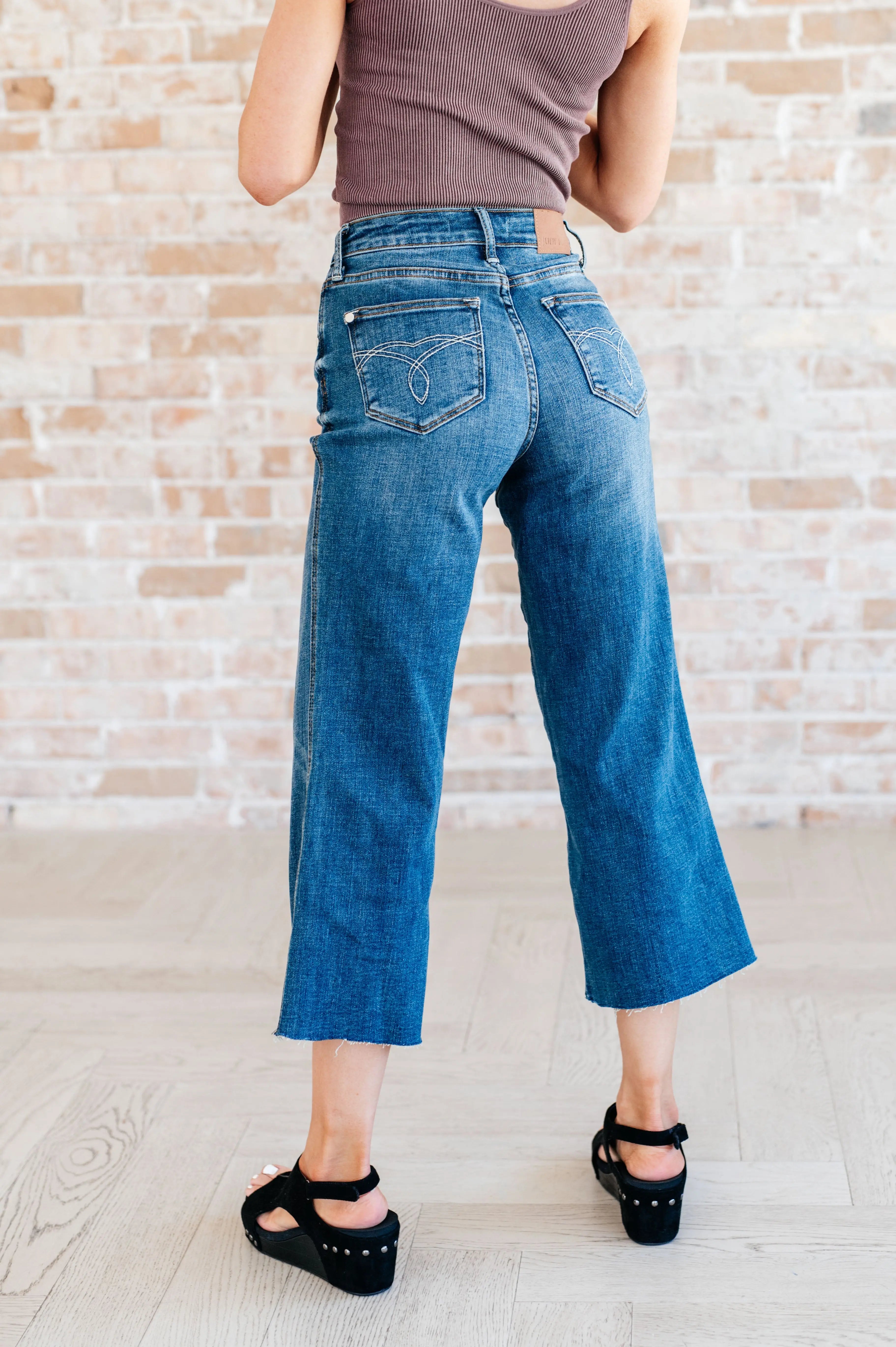 Hayes High Rise Wide Leg Crop Jeans for Women - Comfortable Stretch Denim Pants for Casual Outfits, Workwear & Street Style Fashion