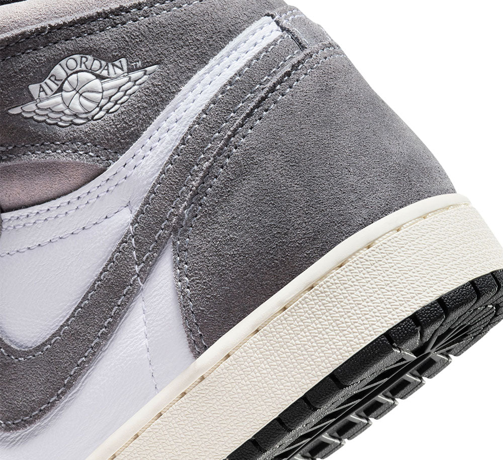 Original Air Jordan 1 High OG (GS) Basketball Shoes - Retro Style Sneakers for Kids & Youth - Perfect for School, Sports, and Street Fashion