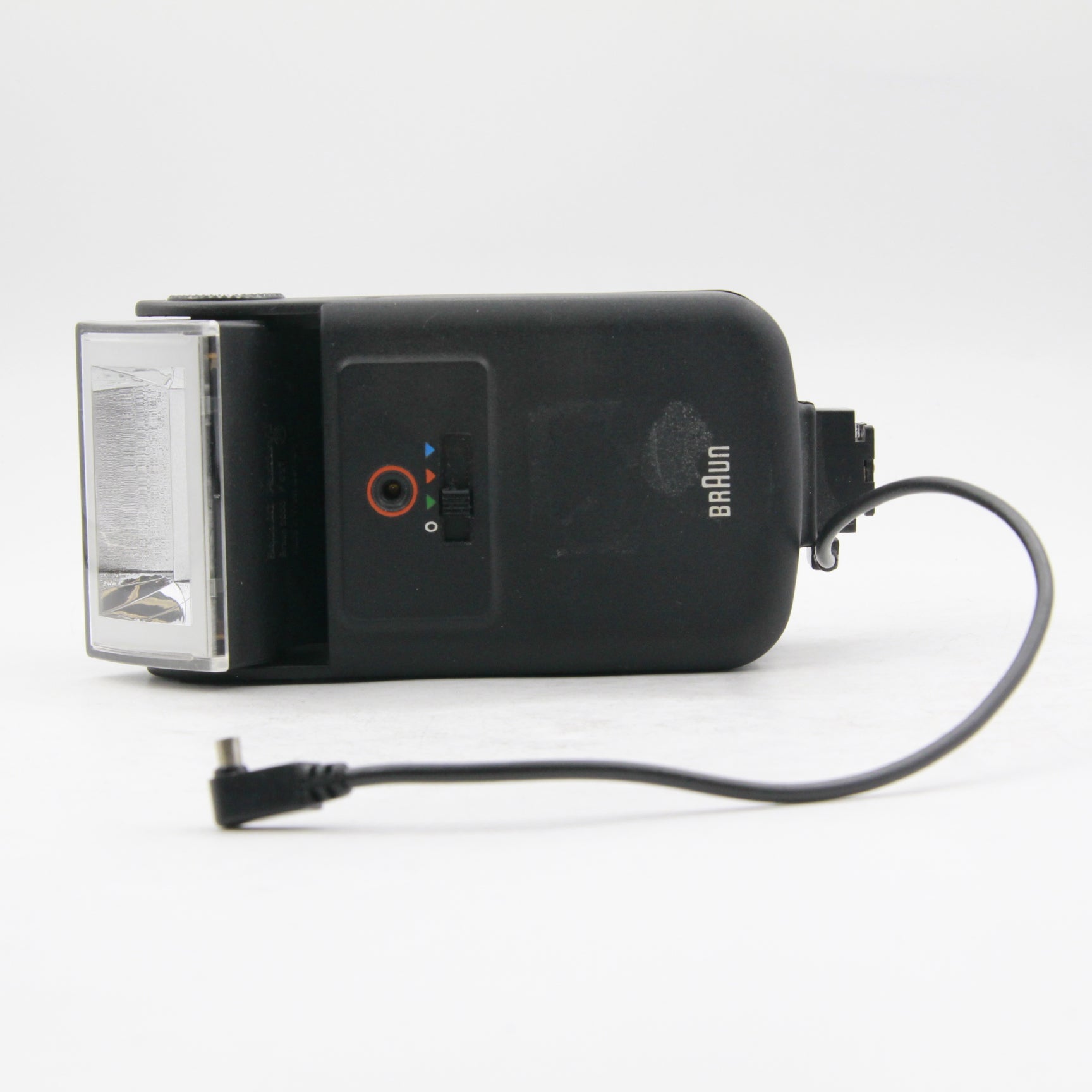 Vintage Braun 2000 Flash Camera - Retro Photography Collectible - Perfect for Film Enthusiasts & Vintage Decor