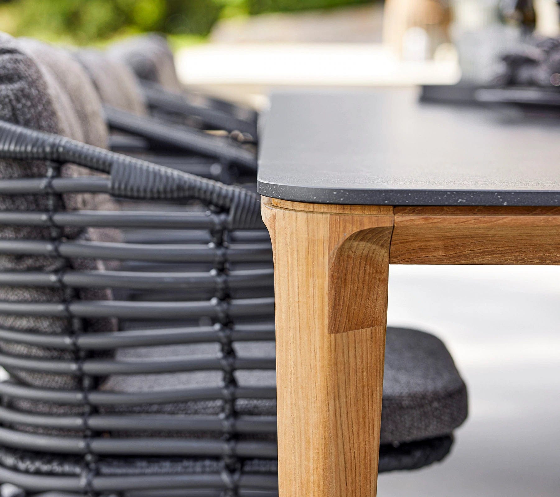 Premium Outdoor Dining Table Set - Weather-Resistant Patio Furniture for Backyard, Garden & Poolside Gatherings - Perfect for BBQs, Parties & Al Fresco Dining