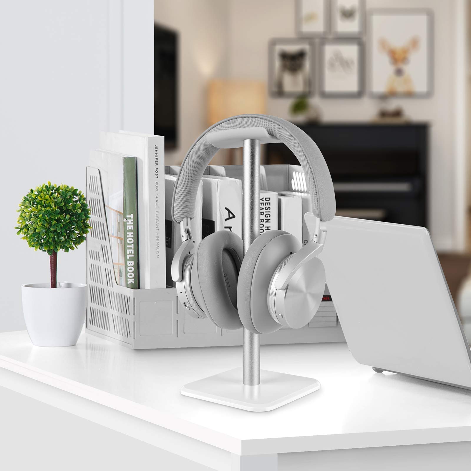 GEEKRIA Aluminum Alloy Headphone Stand - Heavy Base Gaming Headset Holder for Beats SoloPro, Bose QC35 - White | Perfect for Desk Display & Organized Workspace Setup