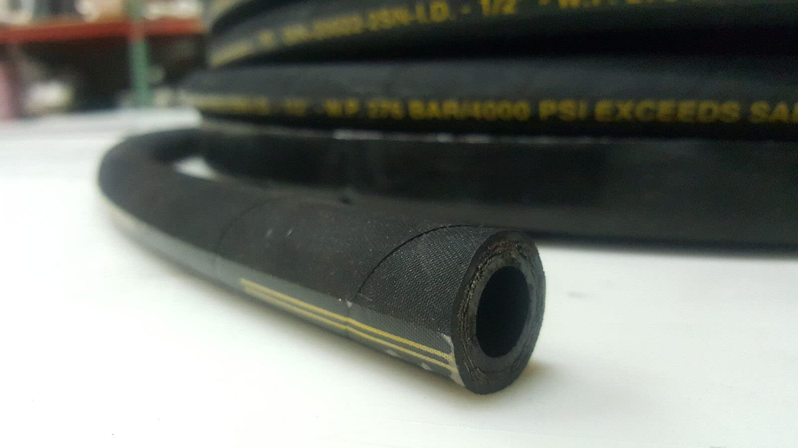SAE 100R2AT Hydraulic Hose 2-Wire R2 Steel Wire Reinforced (1/2