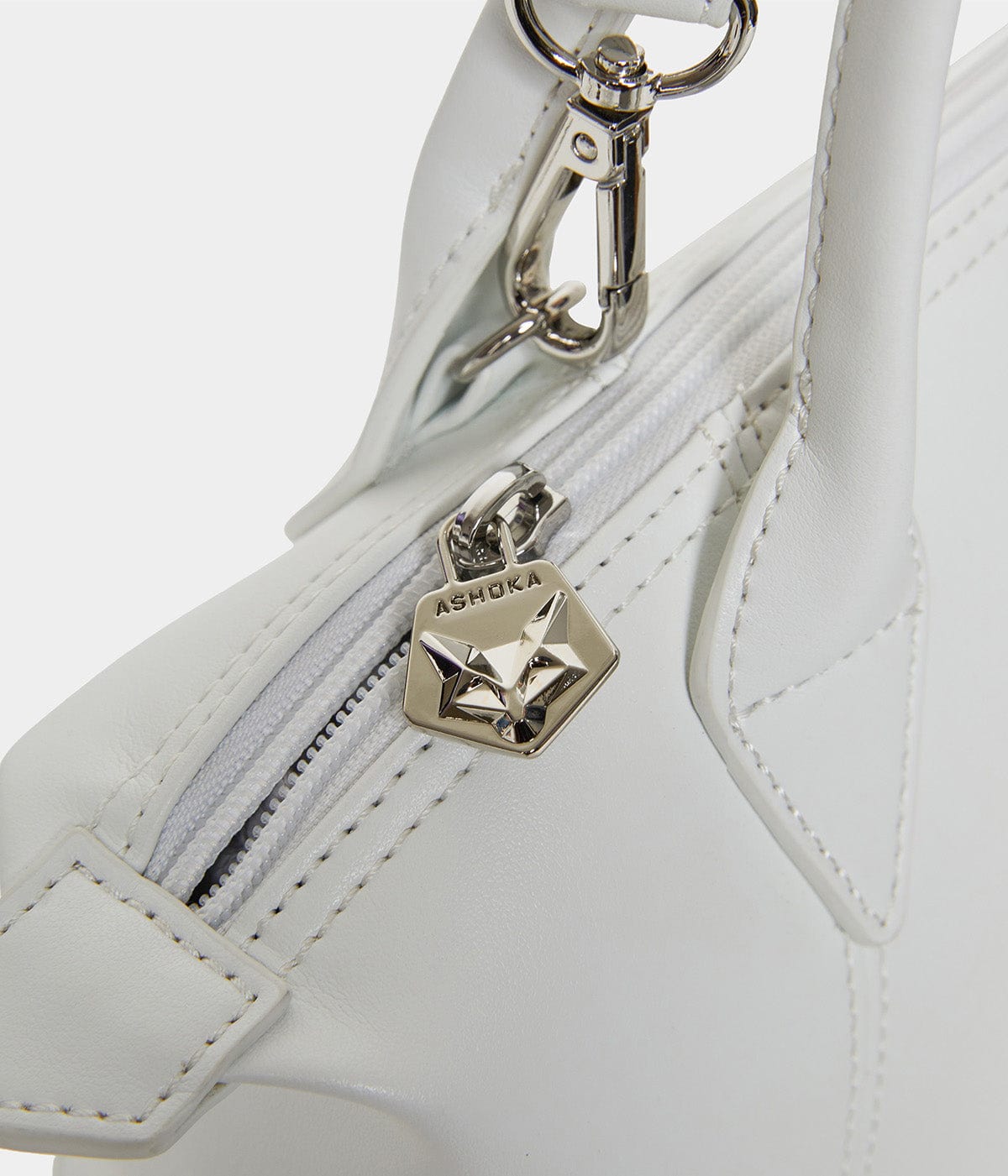 Stylish Vegan Leather Shoulder Bag for Women - Eco-Friendly Apple Skin Material - Perfect White Handbag for Work, Travel & Everyday Use