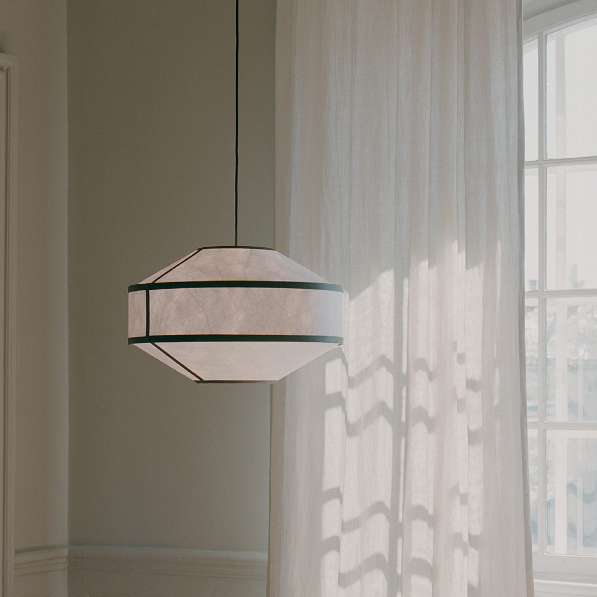 NEW WORKS Kite Pendant Light Fixture - 21.7 Inch (55cm) Modern White/Black Ceiling Lamp for Living Room, Bedroom & Dining Room Decor