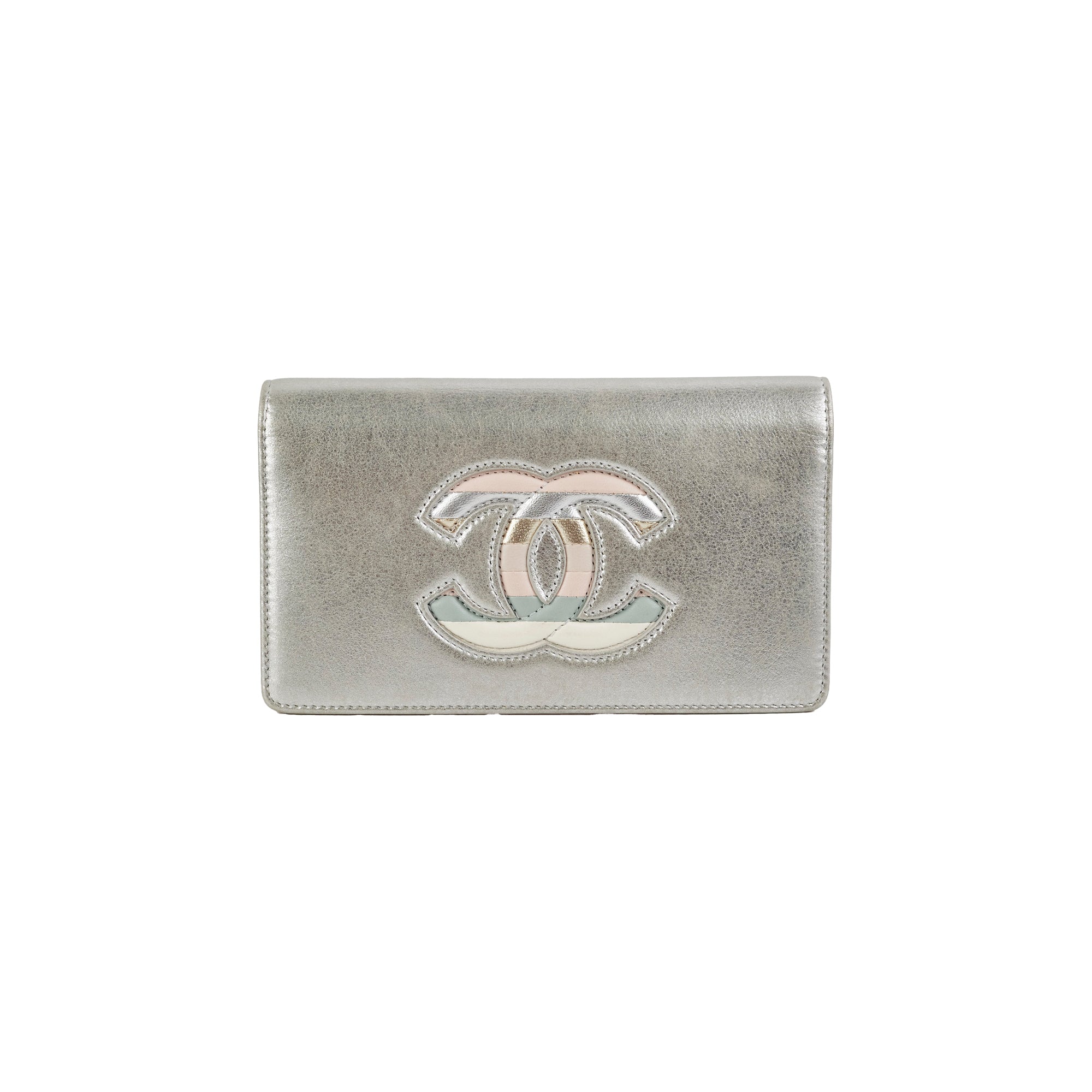 Chanel Silver Wallet Series 22 - Luxury Women's Designer Wallet for Everyday Use & Special Occasions