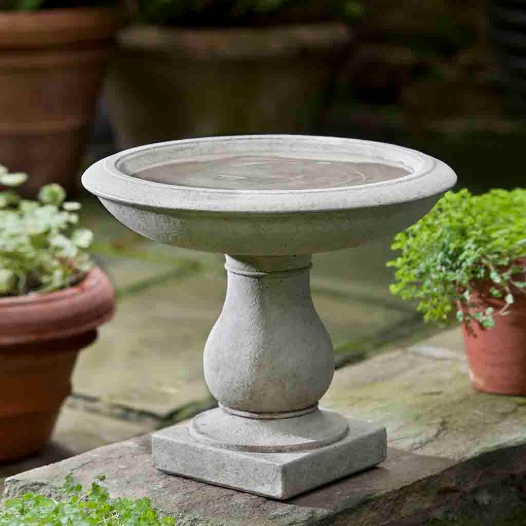 Campania International Beauvoir Birdbath - Elegant Garden Decoration for Outdoor Bird Watching & Relaxation