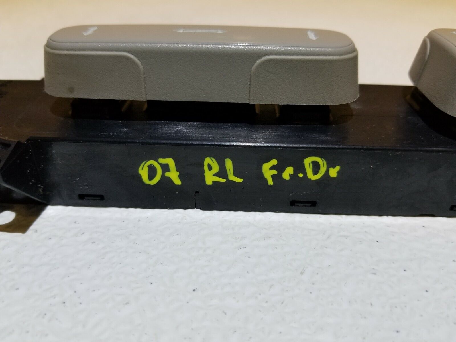 05-08 Acura RL Front Driver Seat Adjust Control Switch OEM Replacement Part - Perfect for Seat Adjustment & Comfort Enhancement