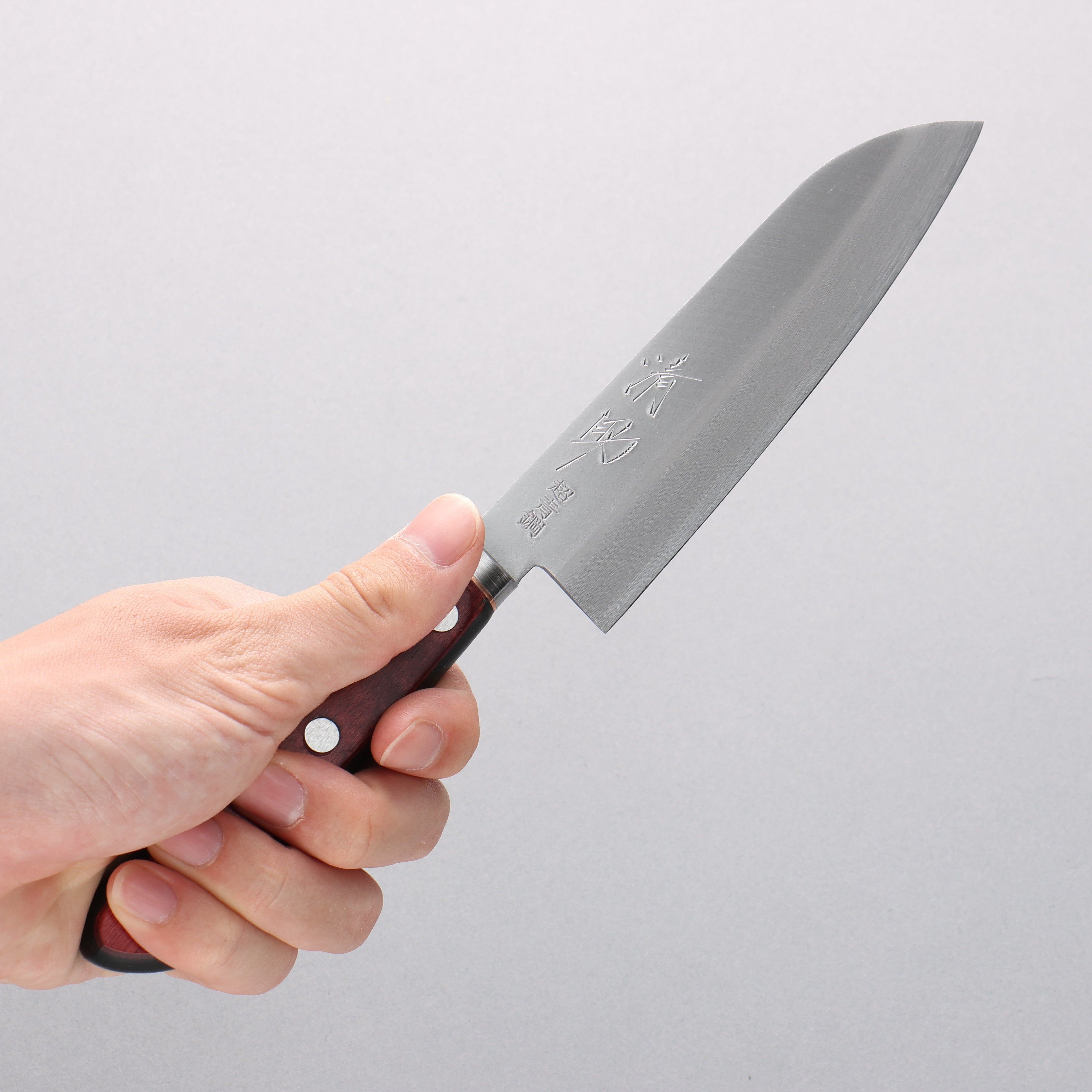 Seisuke Blue Super Migaki Finished 140mm Small Santoku Knife with Red & Black Pakkawood Handle - Perfect for Slicing, Dicing & Precision Kitchen Tasks