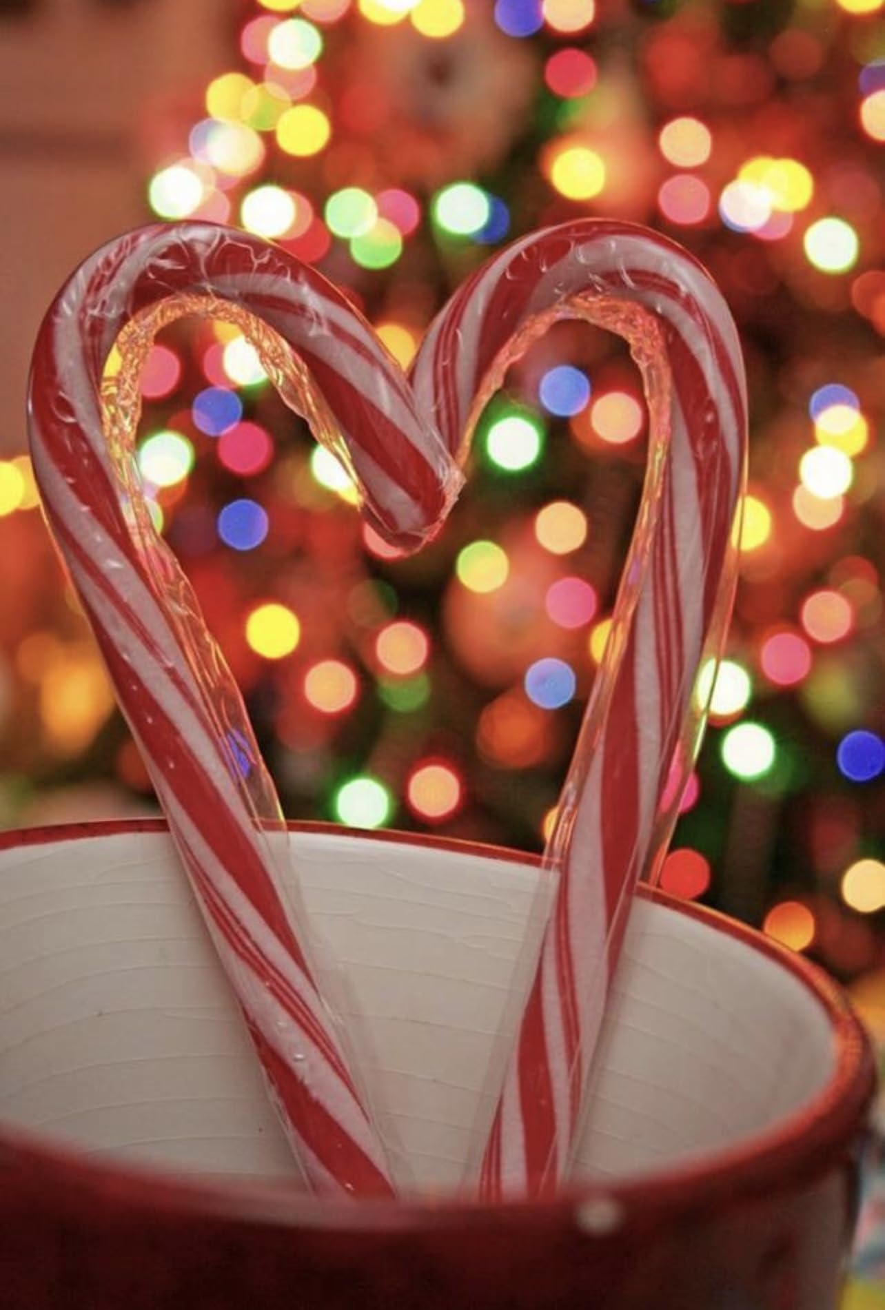Bulk Candy Canes - Peppermint Flavored Christmas Candy (72 Count) | Individually Wrapped Red & White Striped Candy Canes | Perfect for Holiday Stocking Stuffers, Party Favors & Christmas Decorations
