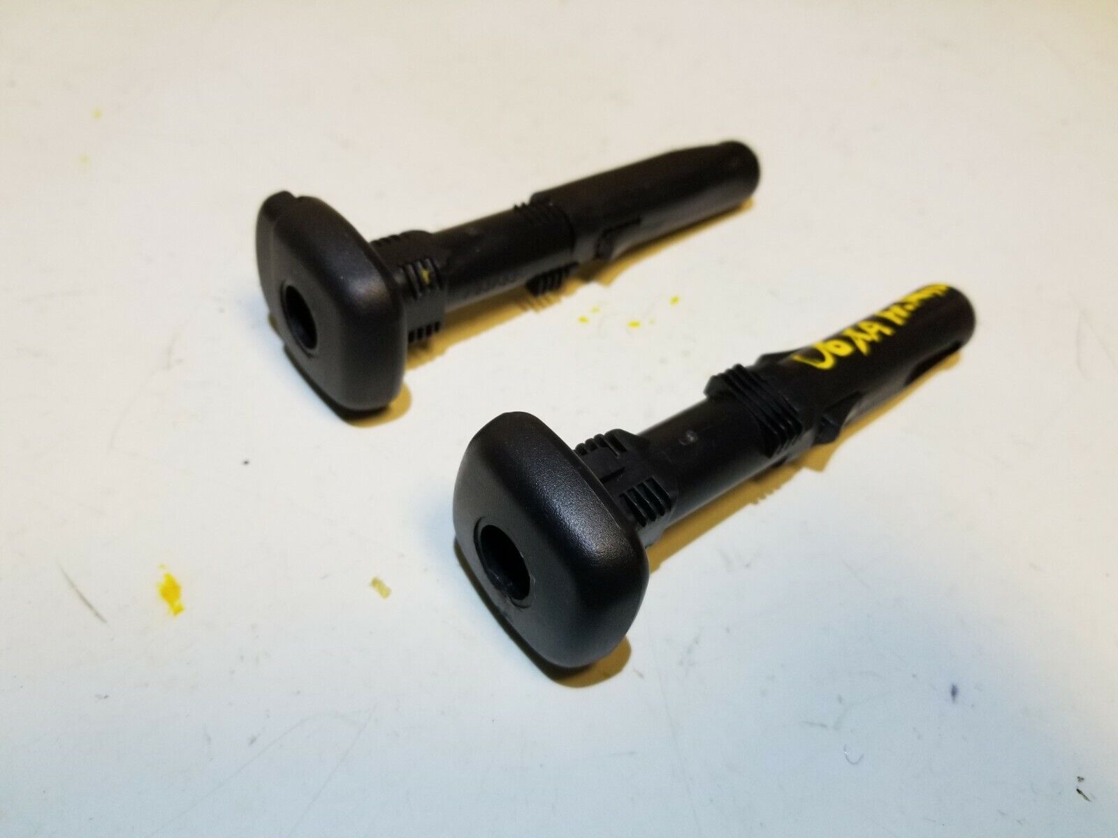 04 05 06 Scion Xa Front Right Passenger Seat Headrest Guide Sleeve 2pcs OEM Replacement Part - Perfect for Car Interior Repair & Headrest Adjustment