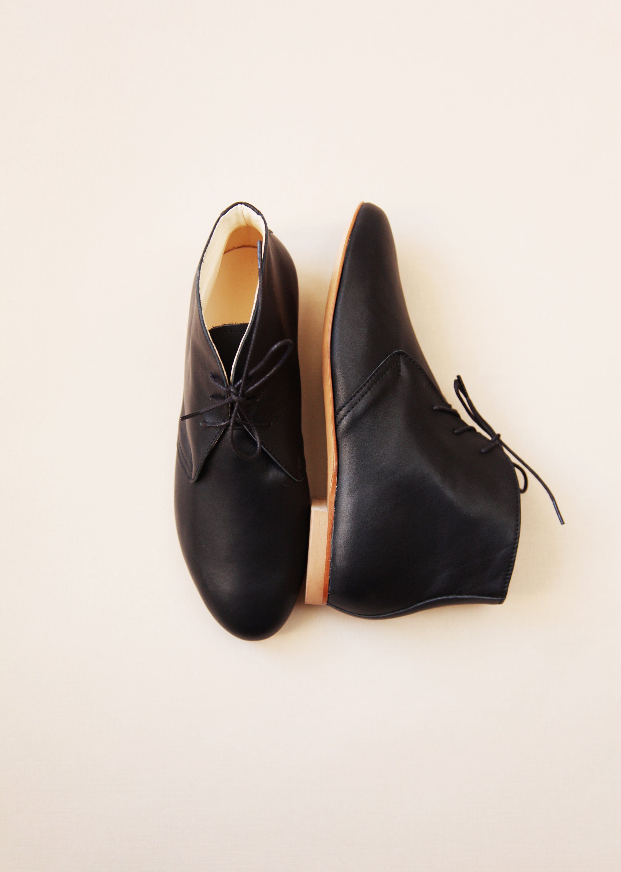 LEA Classic Black Boots for Women - Comfortable & Stylish Ankle Boots for Fall & Winter - Perfect for Office, Casual Outfits, and Outdoor Walking