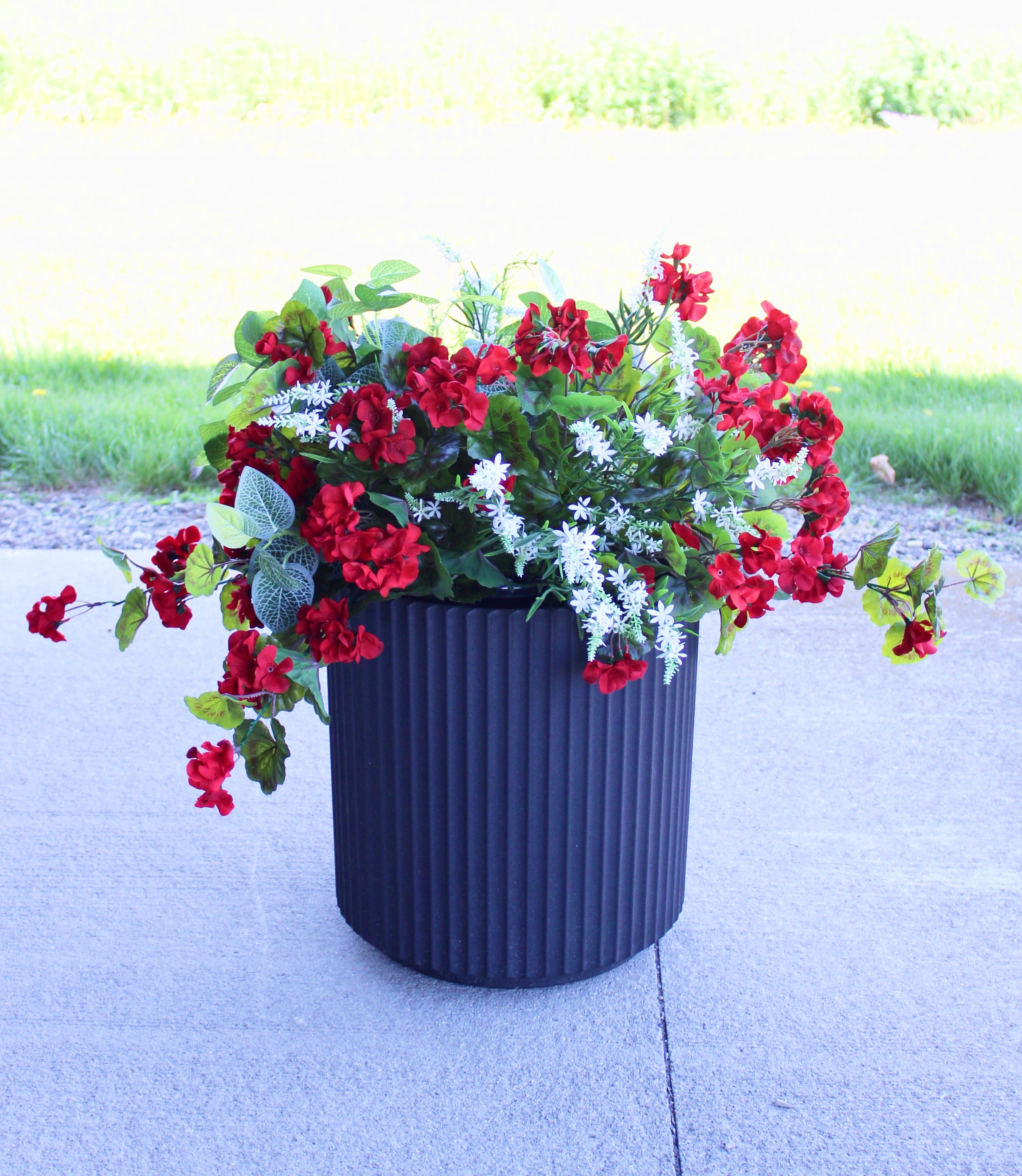 Red and White Hanging Basket Planter - Indoor/Outdoor Flower Pot for Home, Garden, and Patio Decor