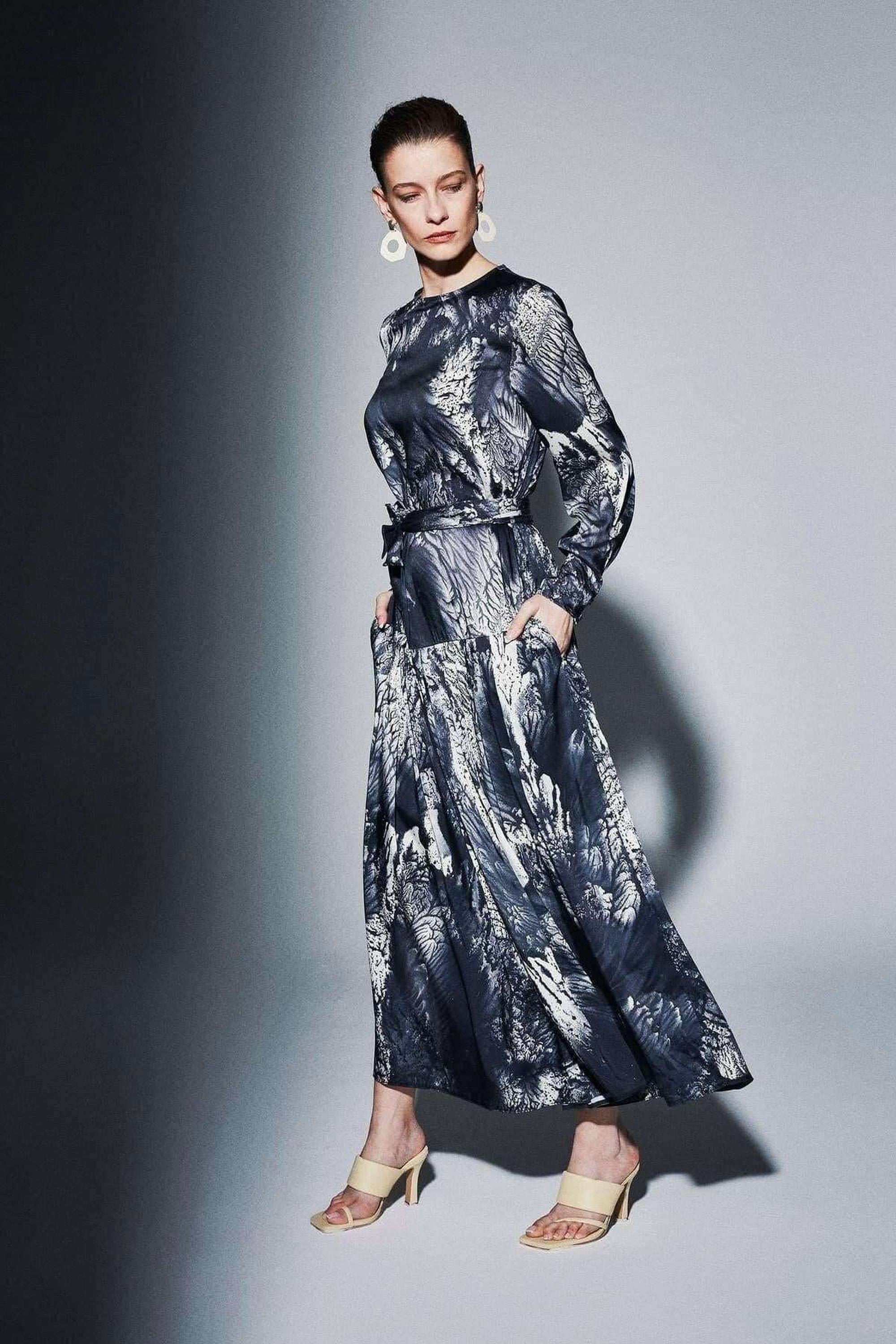 Elegant Long Sleeve Maxi Dress with Side Pockets - Perfect for Beach Vacations, Summer Parties & Casual Outings