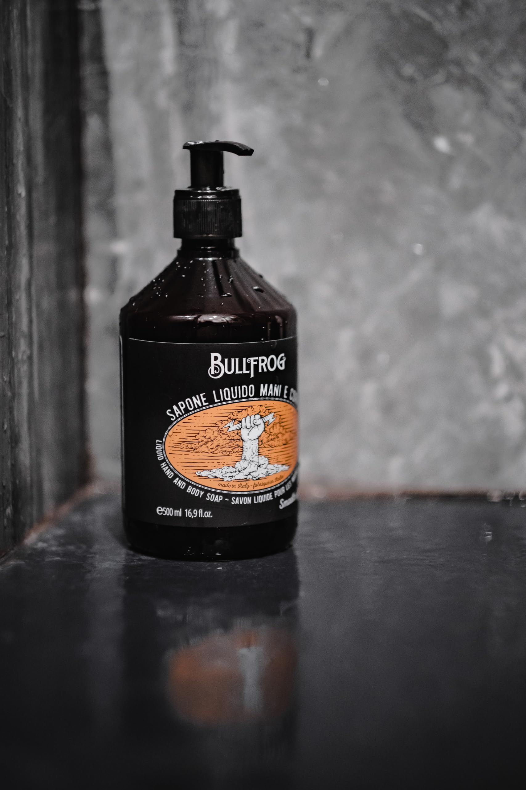 BULLFROG Liquid Hand and Body Soap 500ml - Moisturizing & Antibacterial Shower Gel for Men & Women - Perfect for Gym, Travel & Daily Hygiene