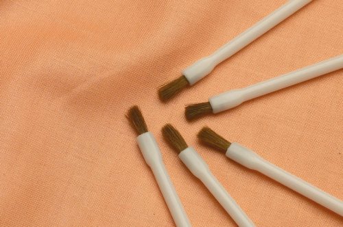 Disposable Makeup Lip Brush Applicators - Pack of 25 - Perfect for Lipstick, Lip Gloss & Lip Balm Application