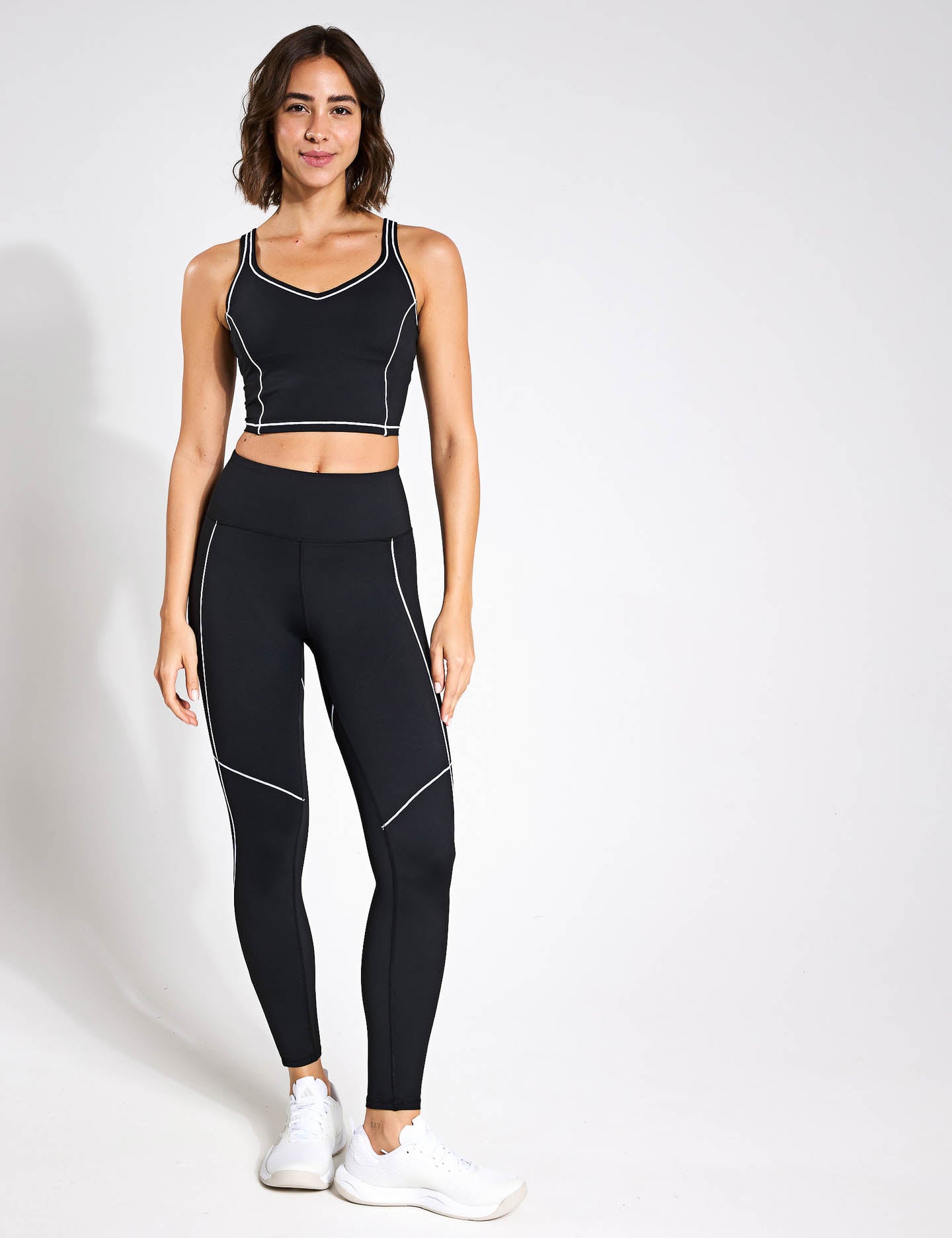 Amara Sports Bra for Women - High Support Workout Top - Black & White - Perfect for Yoga, Running & Gym Fitness