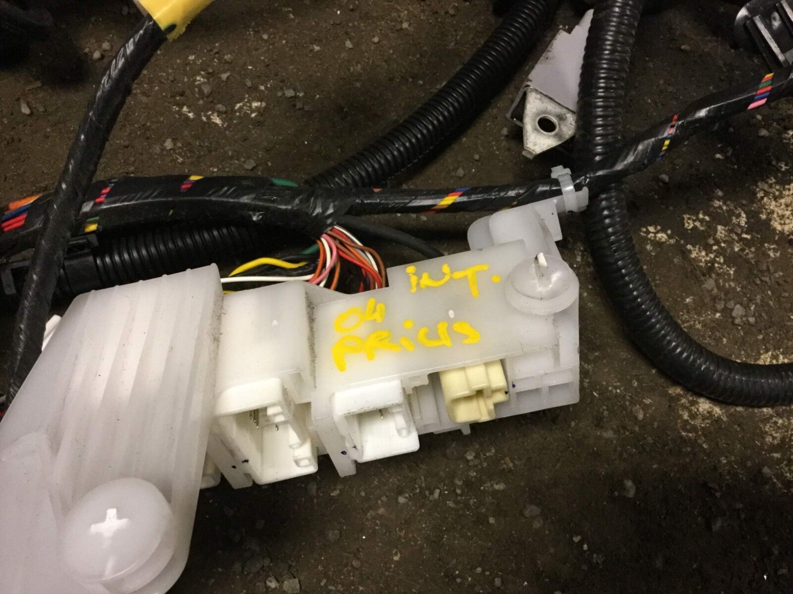 2004-2009 Toyota Prius OEM Body Interior Full Dash Wire Wiring Harness - Compatible with 2nd Gen Prius Models for Dashboard & Electrical System Repairs