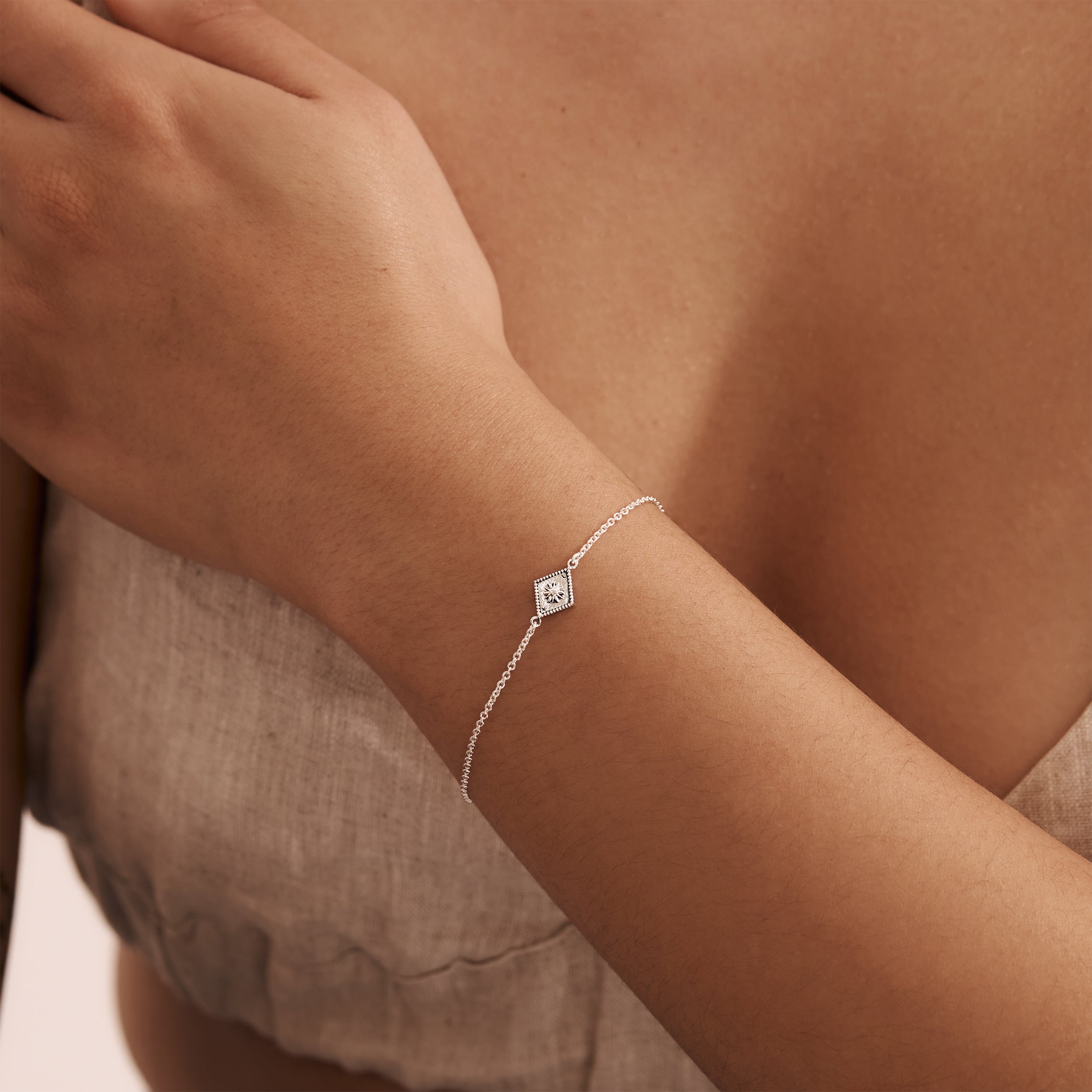 Solunar Bracelet for Women - Stylish Adjustable Moon Phase Bracelet with Zodiac Charms - Perfect for Daily Wear, Gifts & Spiritual Healing