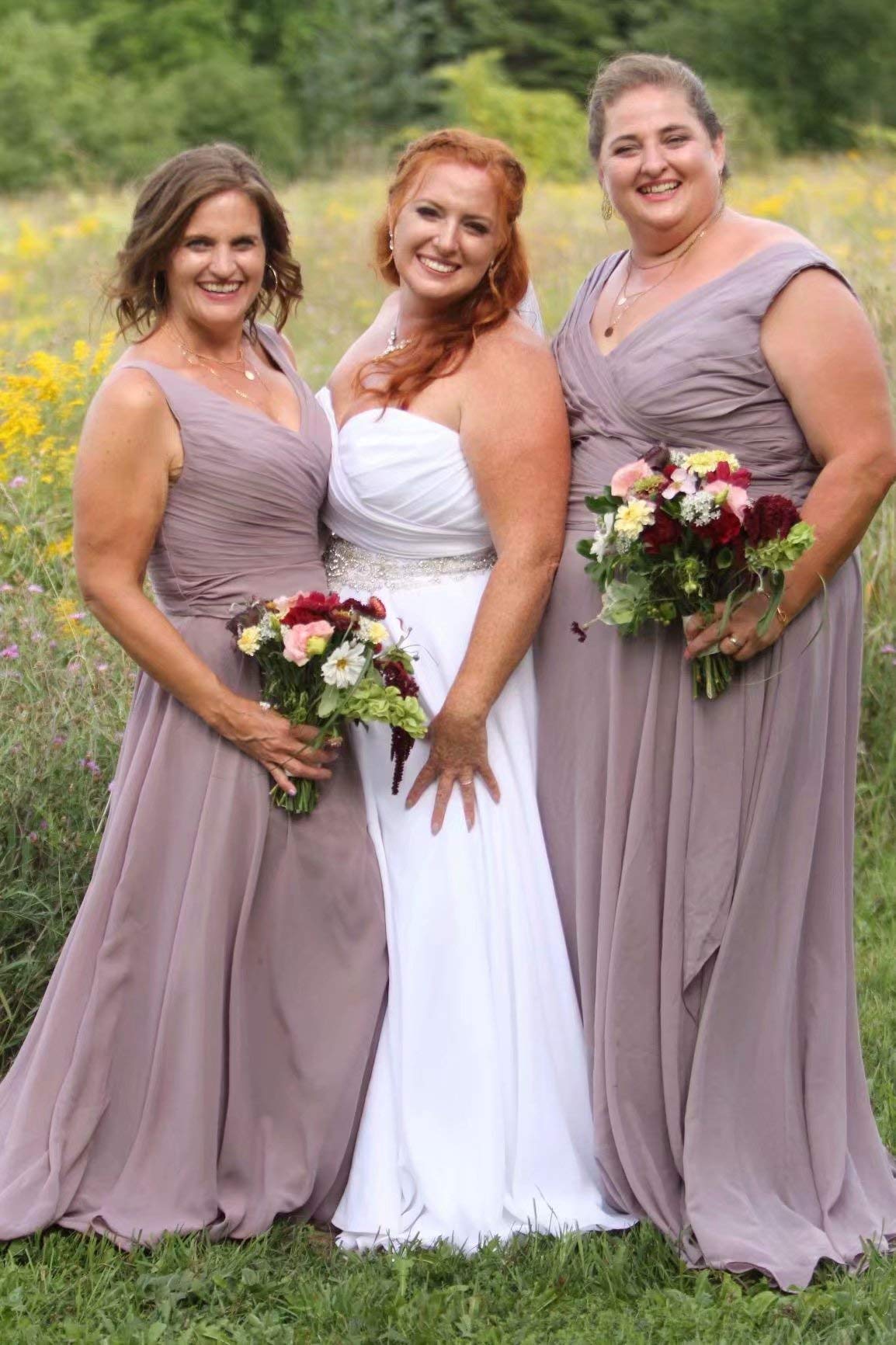 Elegant Ivory Chiffon Bridesmaid Dresses for Women - Full Length Formal Wedding Gown with Bow Detail (Size 2) | Perfect for Wedding Ceremonies, Bridal Parties & Special Occasions