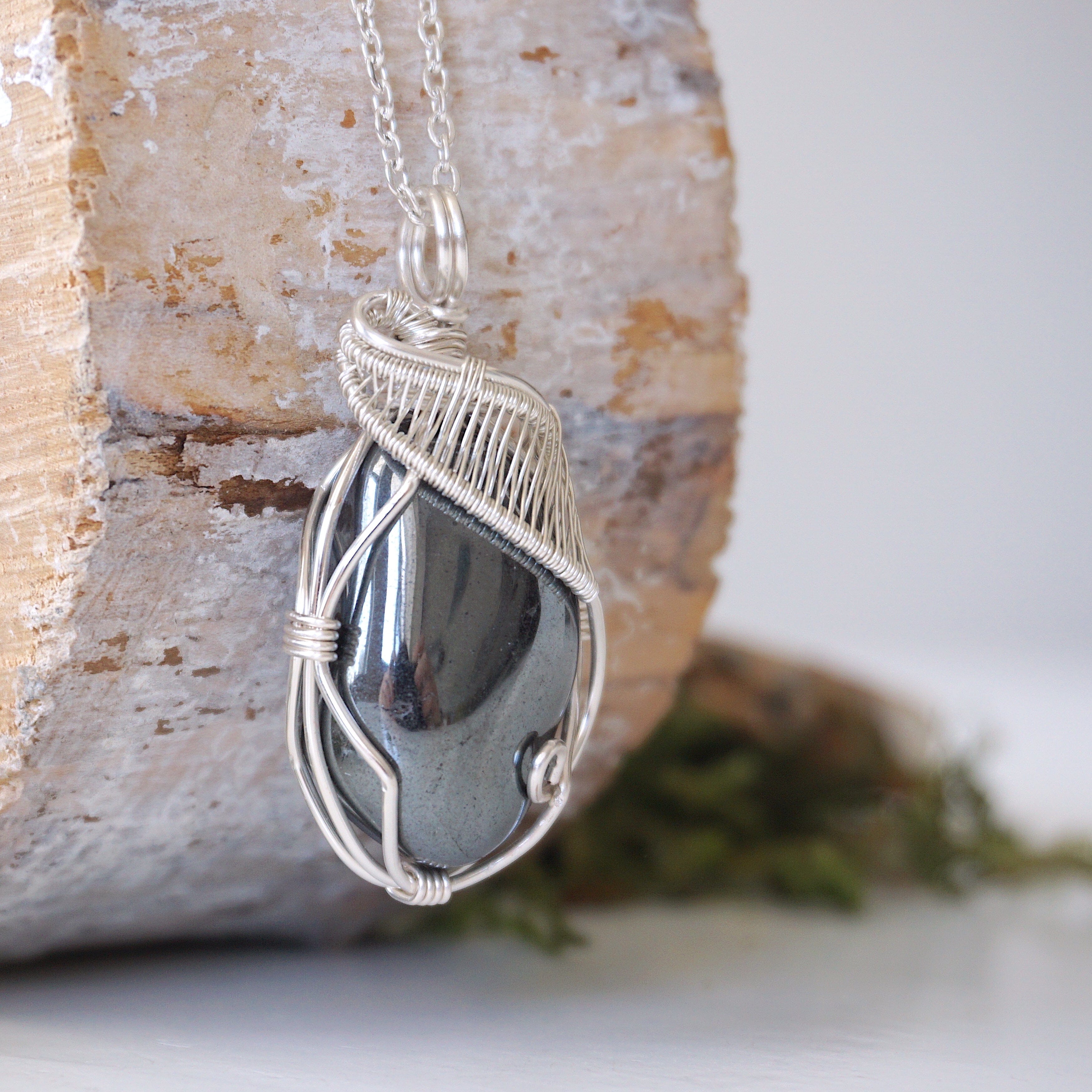 Hematite Crystal Pendant Necklace for Women - Healing Stone Jewelry with Magnetic Properties | Perfect for Meditation, Energy Balancing & Spiritual Protection
