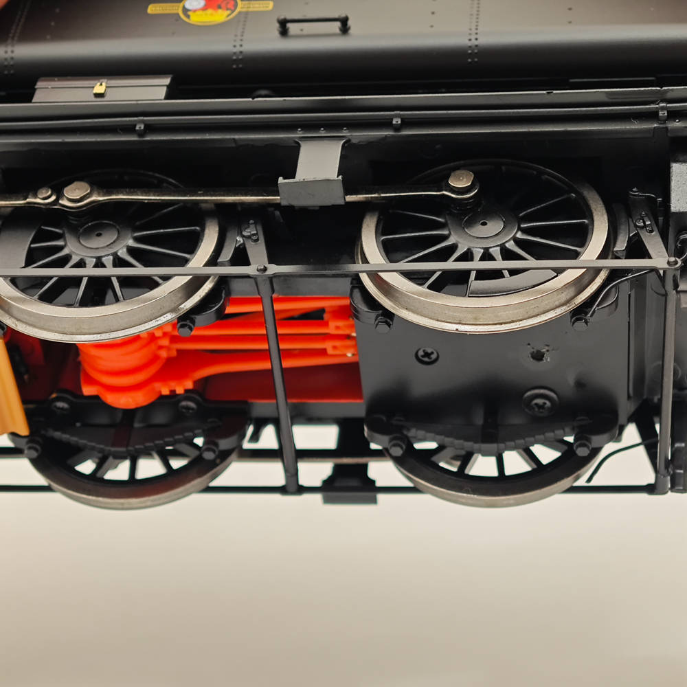 Dapol 7s 007 011 O Gauge 57xx Pannier 7714 BR Black Late Crest 21DCC Locomotive - Model Train for Collectors & Railway Enthusiasts - Perfect for Layouts, Displays & Historical Reenactments