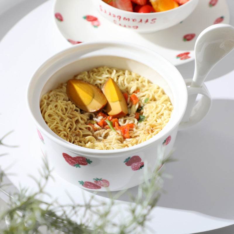Kawaii Strawberry Ceramic Ramen Bowl with Lid - Japanese Style Cute Noodle Soup Bowl for Home, Restaurant & Gift - Perfect for Ramen, Udon, Pho & Asian Cuisine