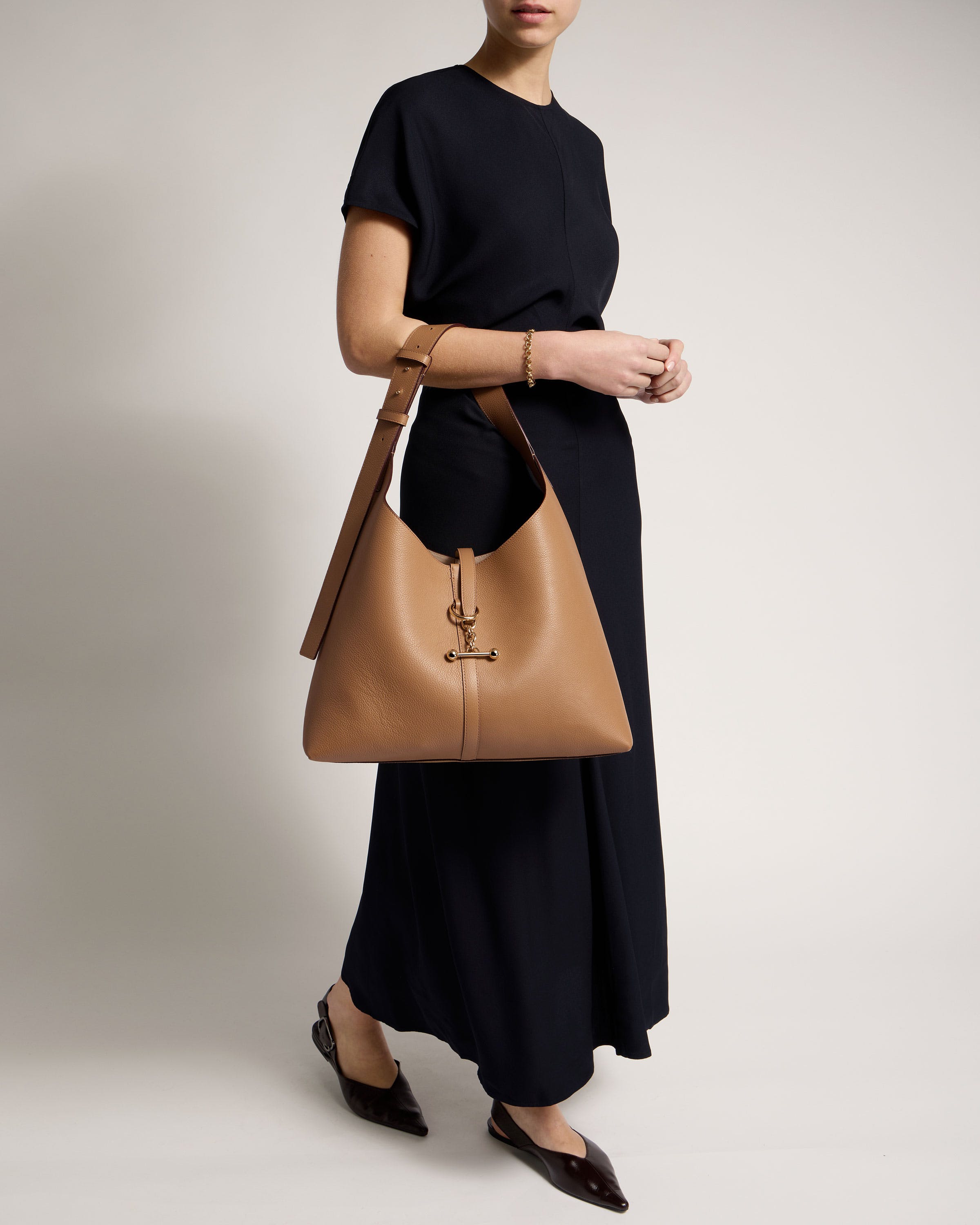 Kite Hobo Maxi Leather Shoulder Bag in Caramel - Stylish & Spacious Crossbody Purse for Women, Perfect for Work, Travel & Everyday Use