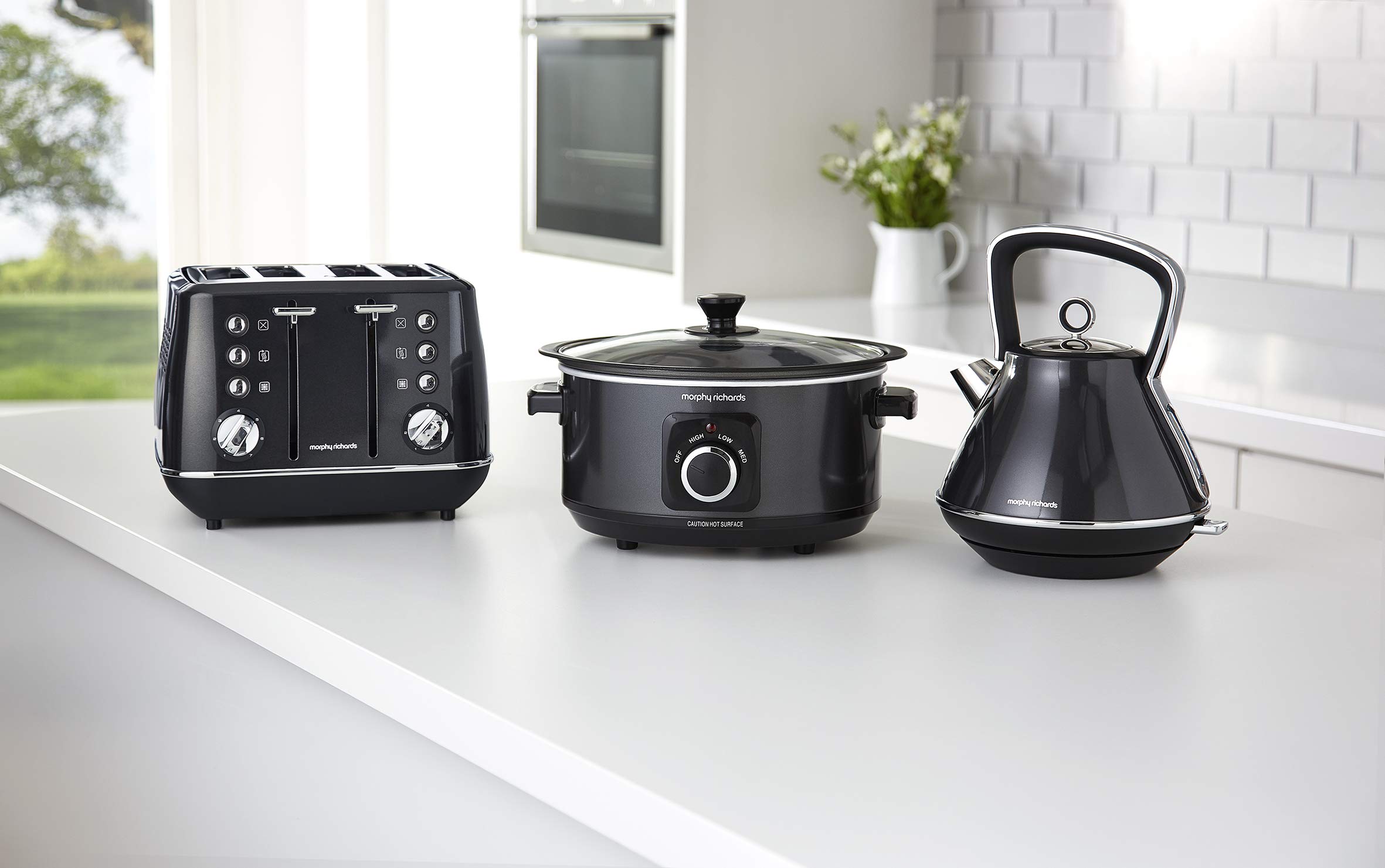 Morphy Richards 3.5L Sear & Stew Slow Cooker with Shatter-Resistant Aluminum Pot - 3 Heat Settings, Hob Safe, Easy to Clean, 163W, Black (Model 460012) - Perfect for Family Dinners, Meal Prep & Entertaining