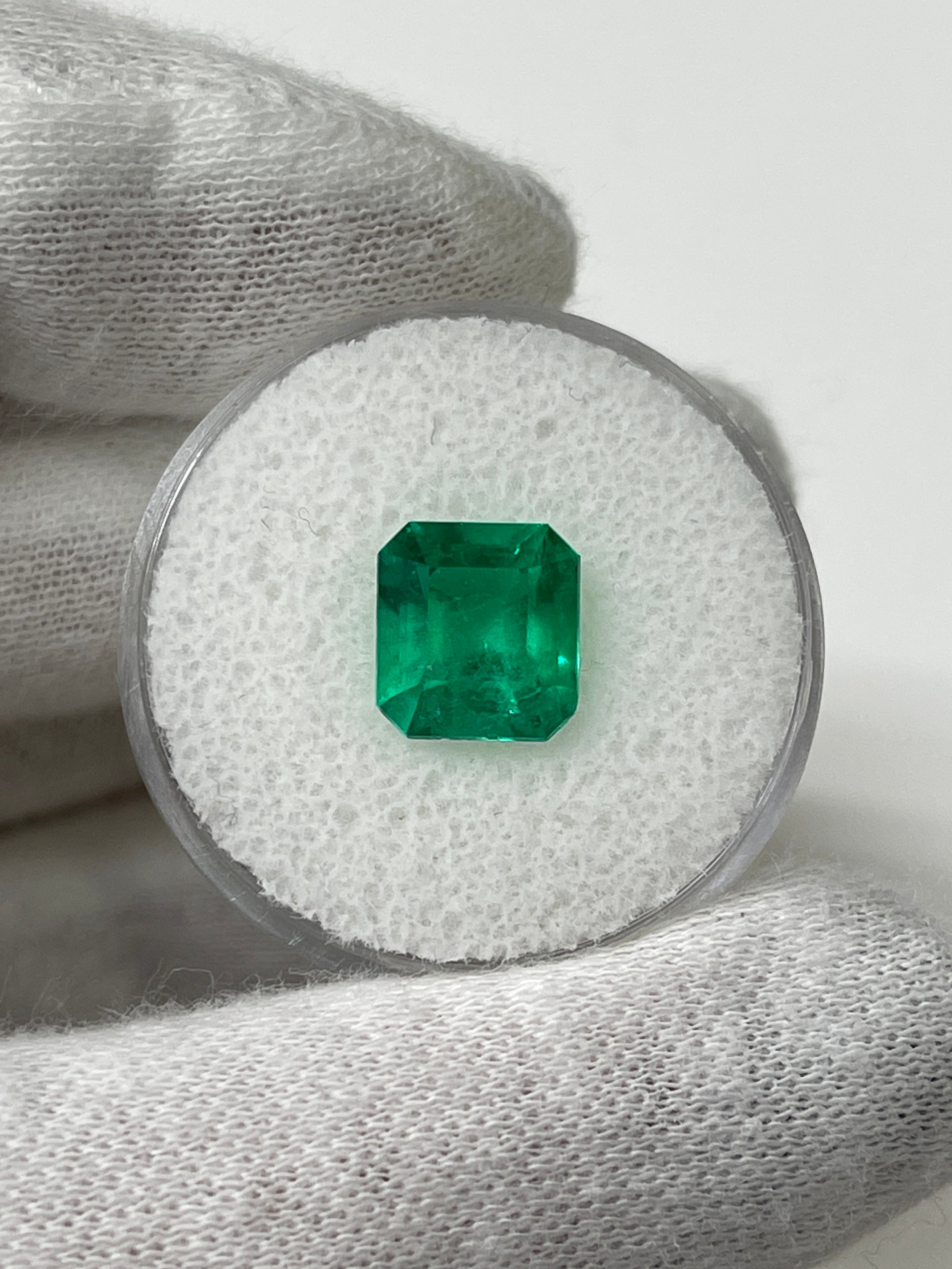 2.90 Carat Vivid Green Natural Loose Colombian Emerald - Emerald Cut Gemstone for Jewelry Making, Engagement Rings & Luxury Gifts