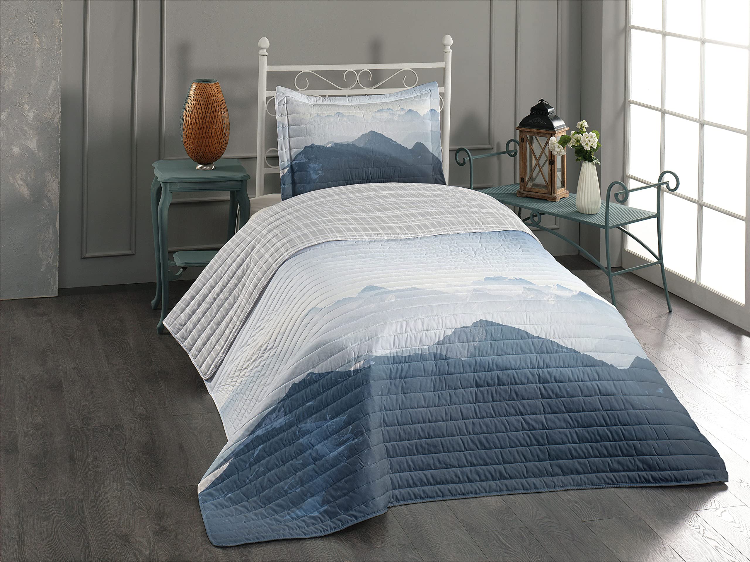 Ambesonne Reversible Bedspread Set with Pillow Shams - Foggy Mountain Scenery Microfiber Bedding in Pale Blue, Twin Size for Hiking & Outdoor Enthusiasts - Perfect for Cozy Cabins, Camping Trips & Nature-Inspired Bedrooms