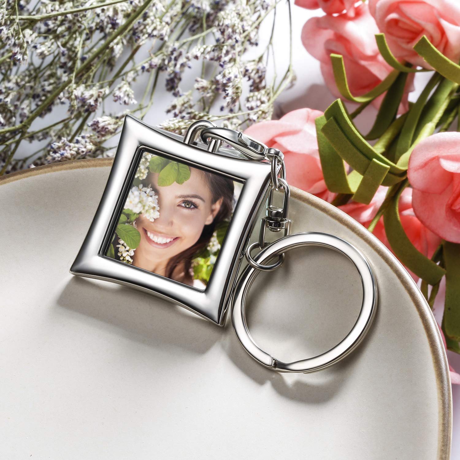 10-Piece Heart Photo Frame Keychain Set - Metal Locket Keyring for Wedding Gifts, Anniversary Presents & Keepsakes | Perfect for Couples, Bridesmaids & Best Friends