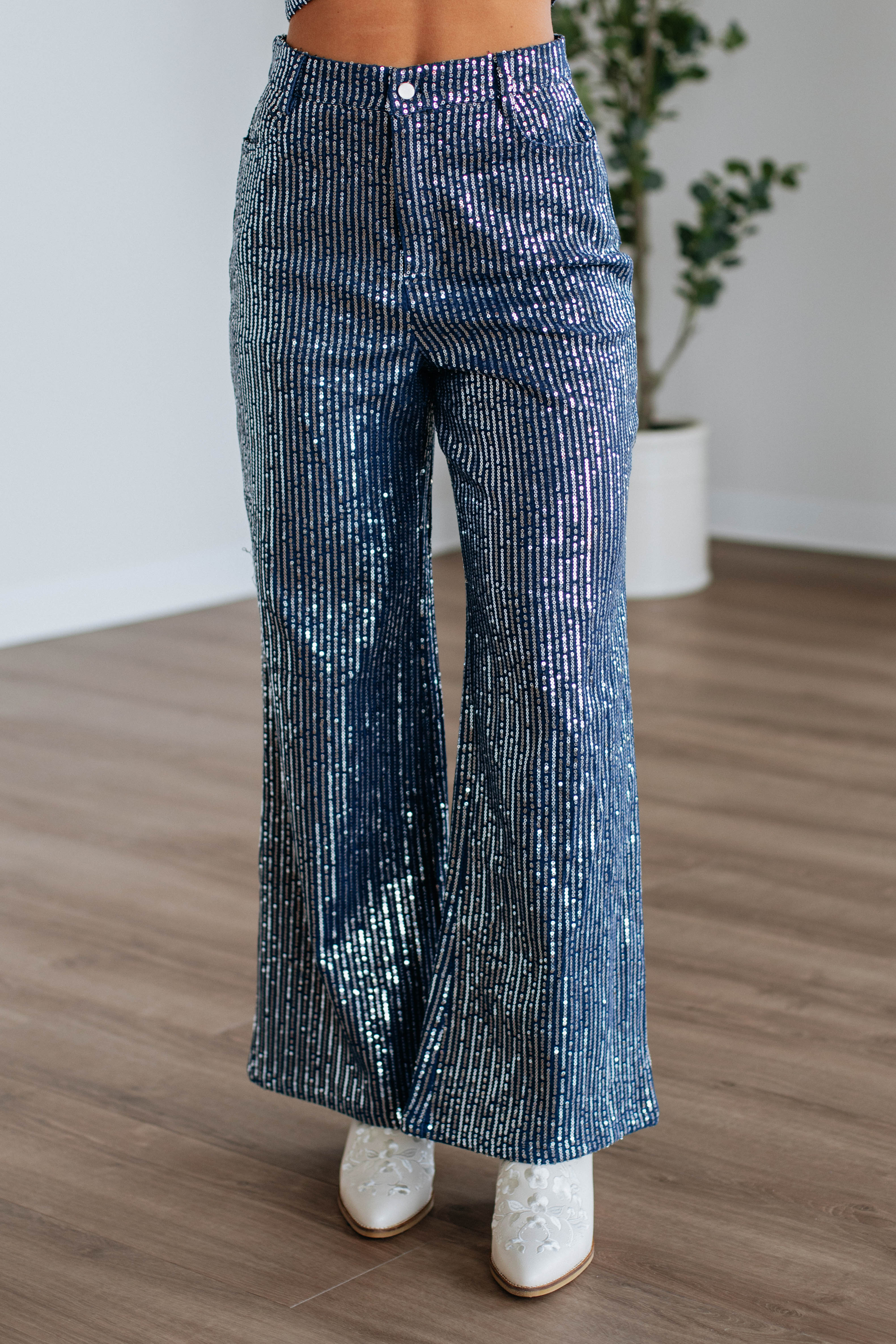 Stylish High Waisted Flare Pants for Women - Trendy Girls' Night Out Outfit - Perfect for Parties, Clubs & Evening Events